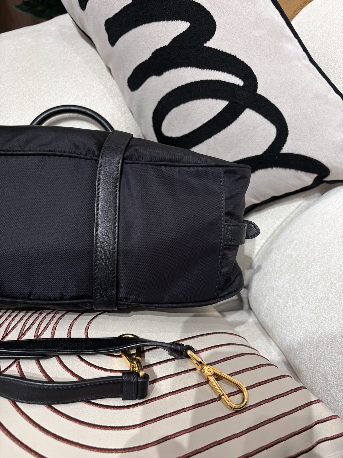Prada Nylon 2Way Bag 黑色金扣 100%Authentic, 95%New