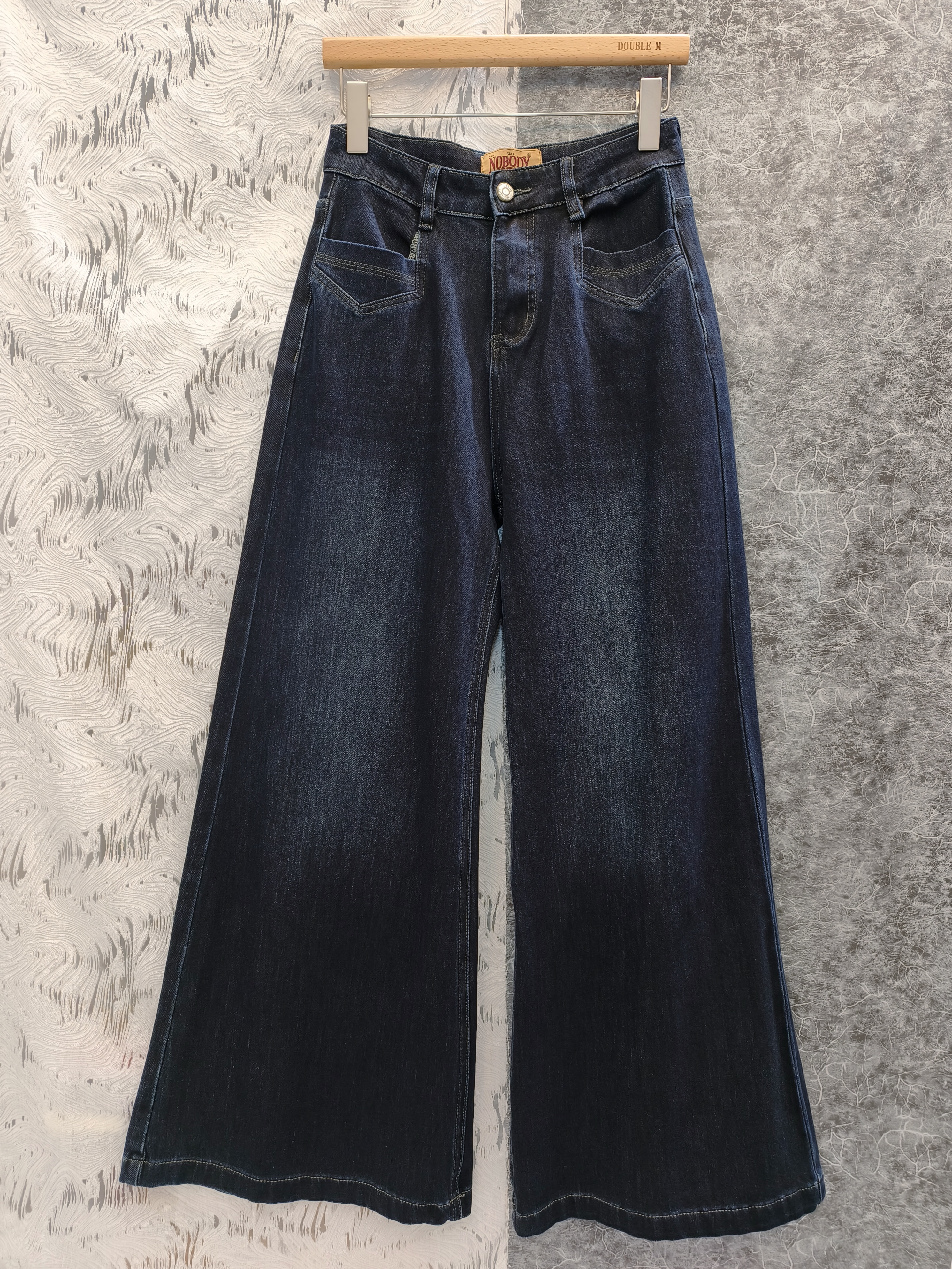 闊腳喇叭牛仔褲