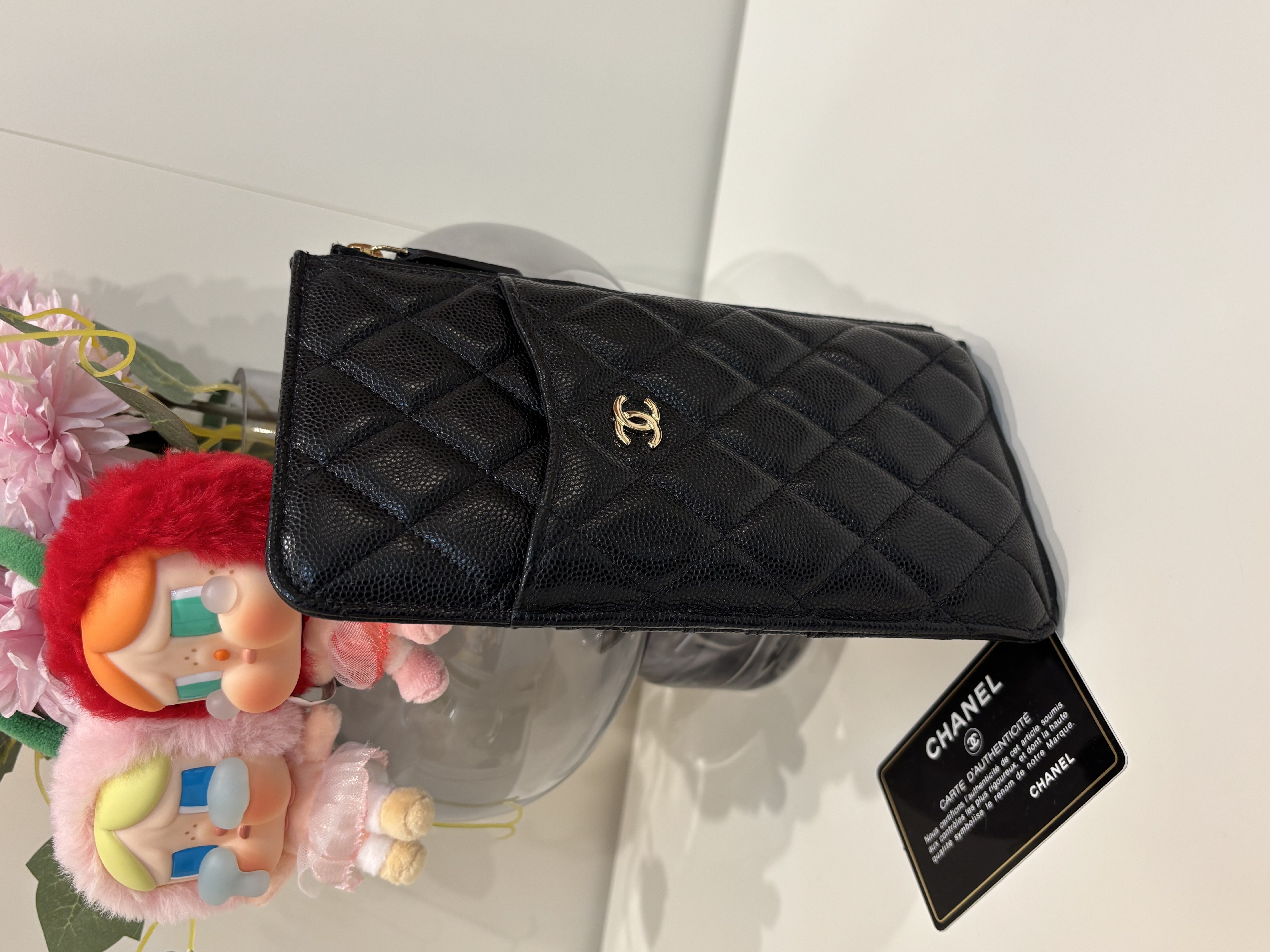 Chanel zip wallet phone pouch 黑色荔枝牛皮金扣 9100%Authentic,98%new✅card ✅dust bag 