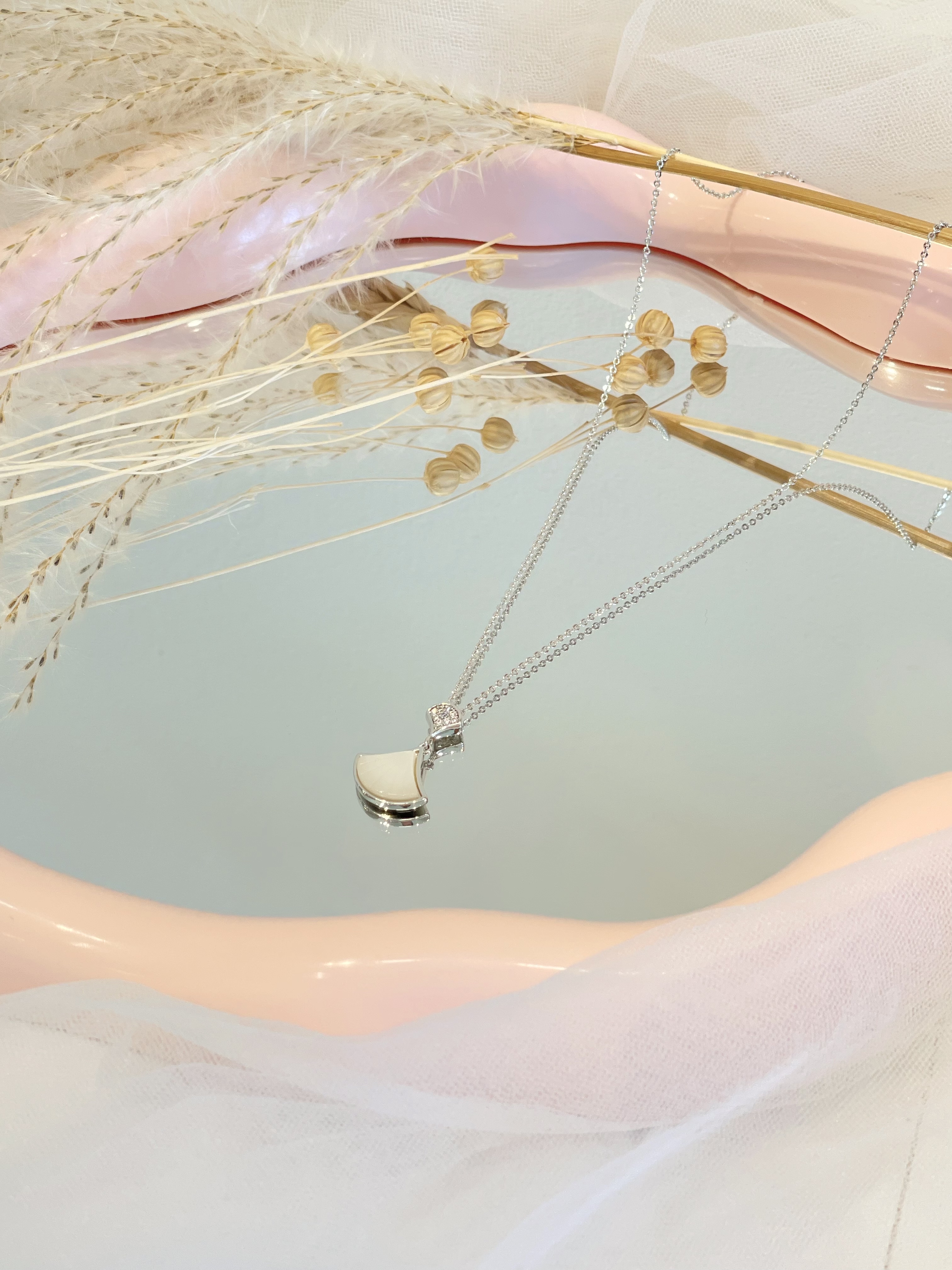 小裙子贝壳设计项链