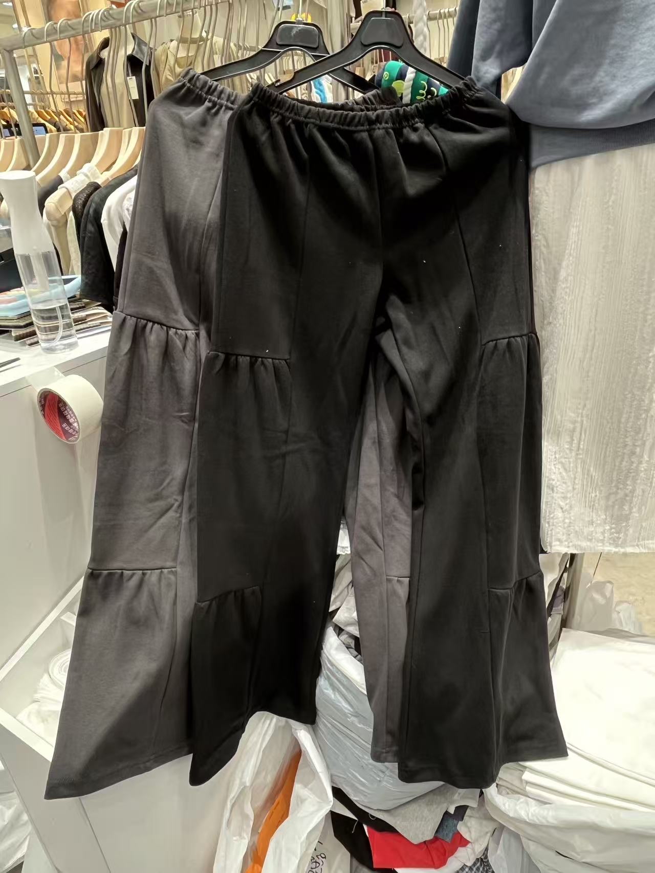 221545 壓摺形布長褲