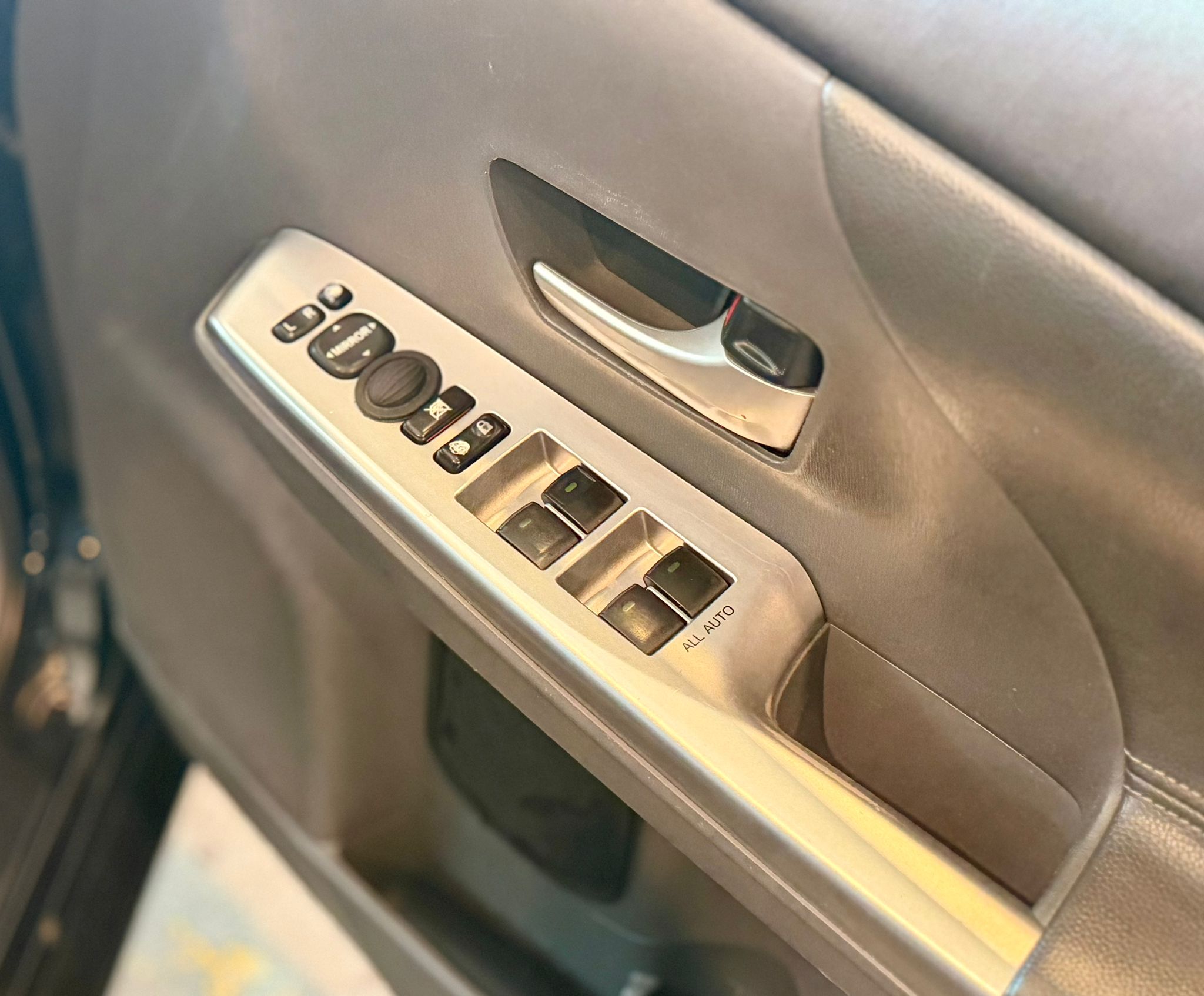 Toyota Prius V Hybrid 2012
