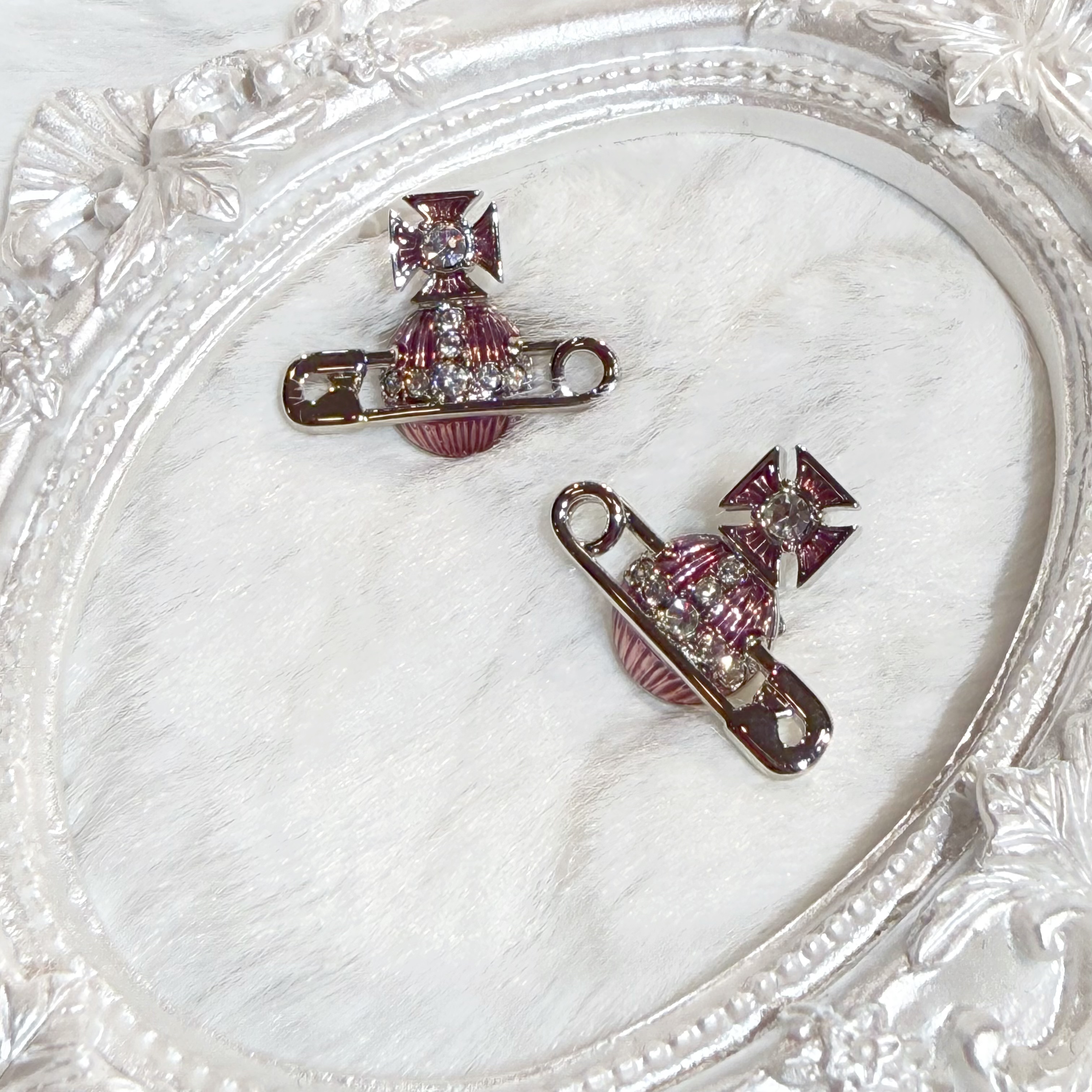Vivienne Westwood Kitty earrings pink