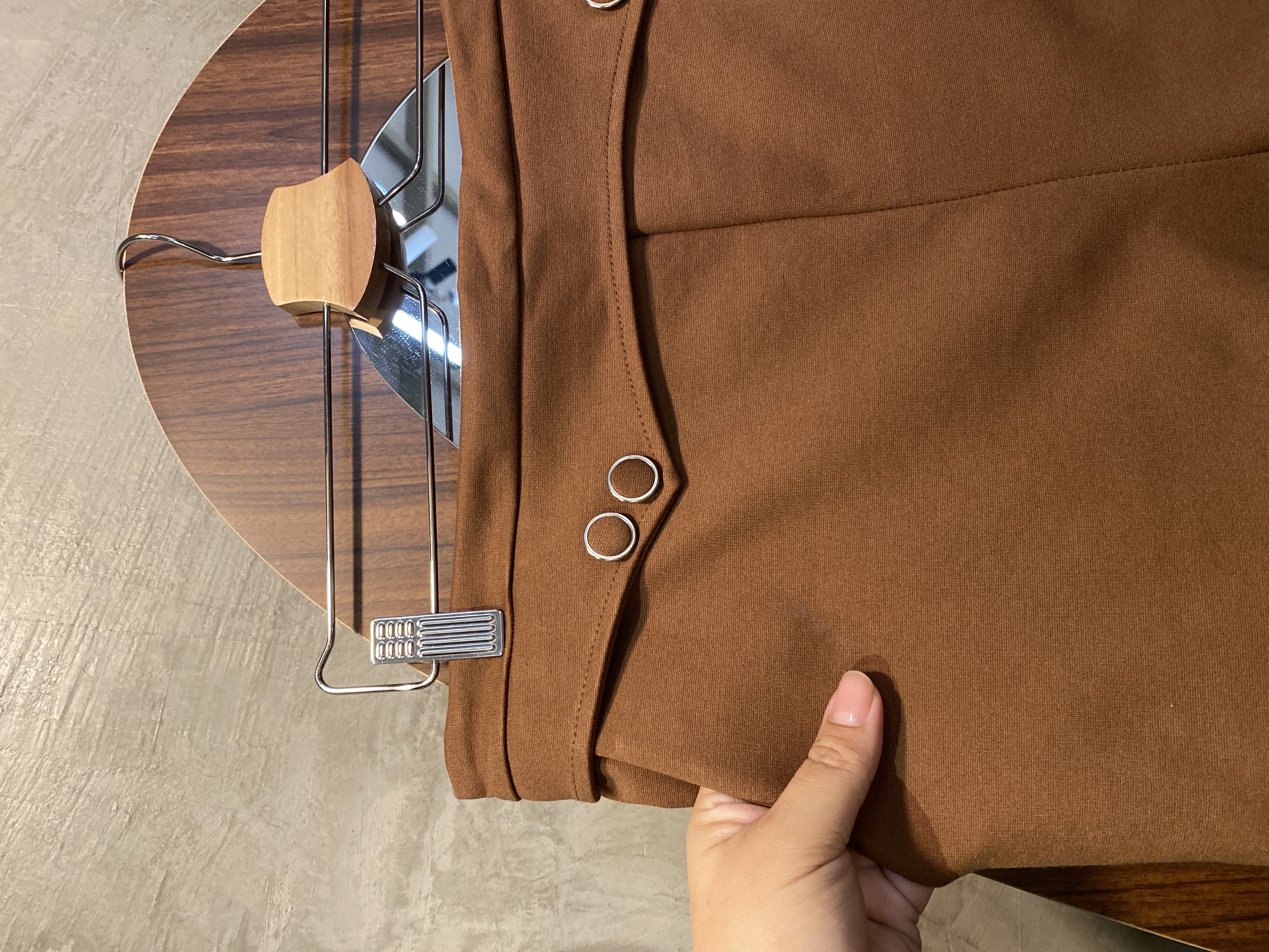 4666号-高腰双扣设计阔腿短裤