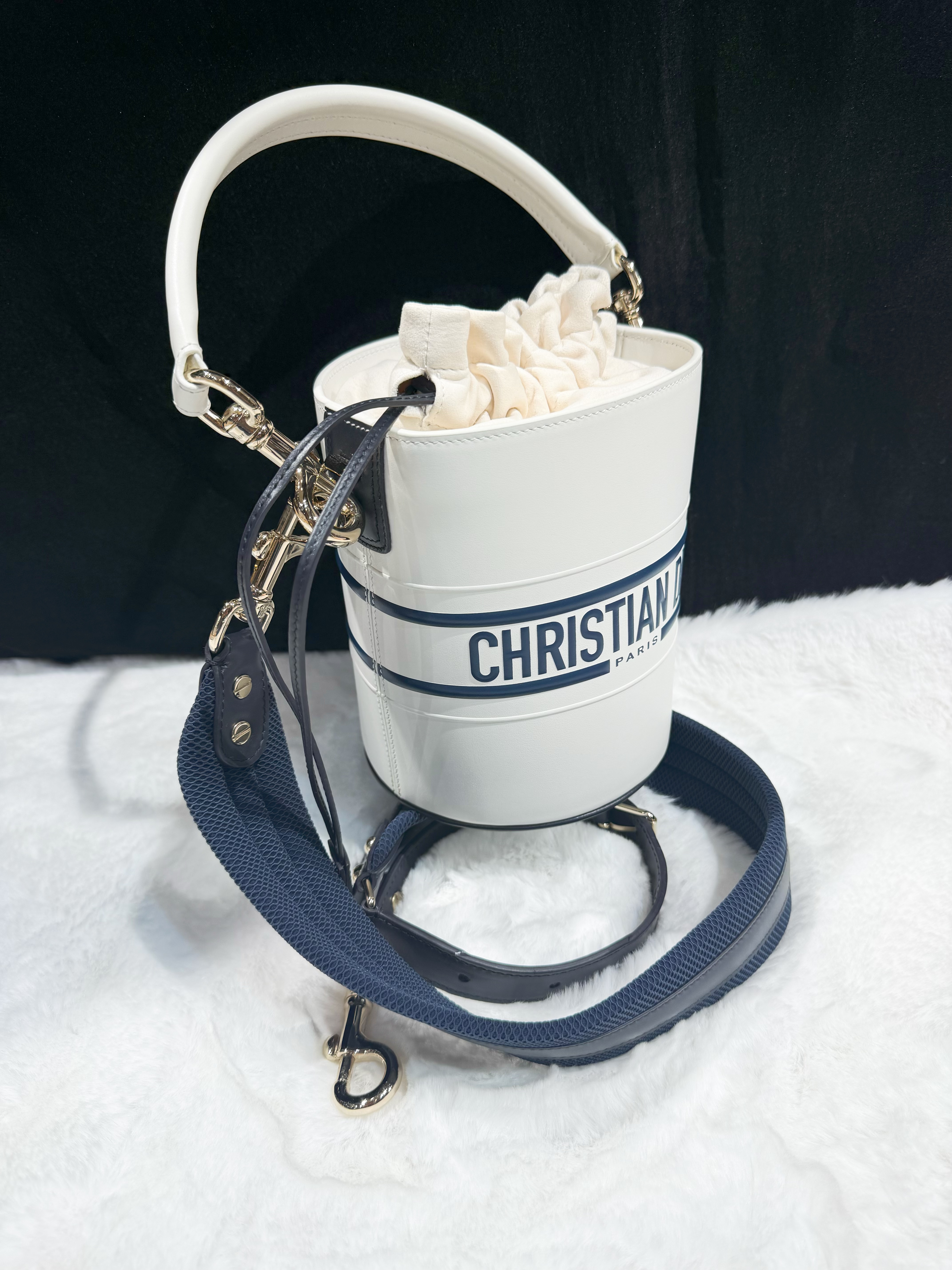 Dior Vibe bucket L white