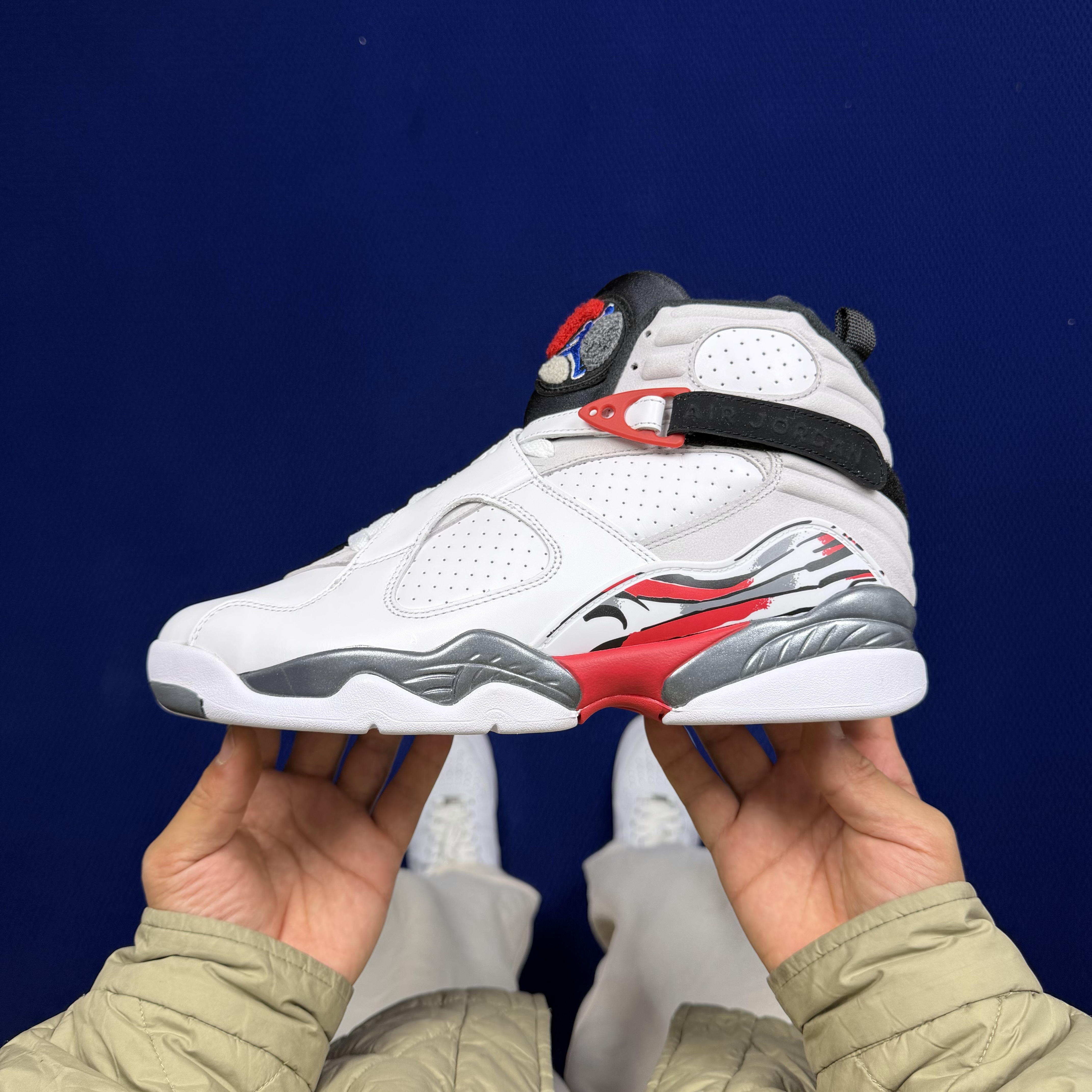 Air Jordan 8 "Bugs Bunny"305381-100