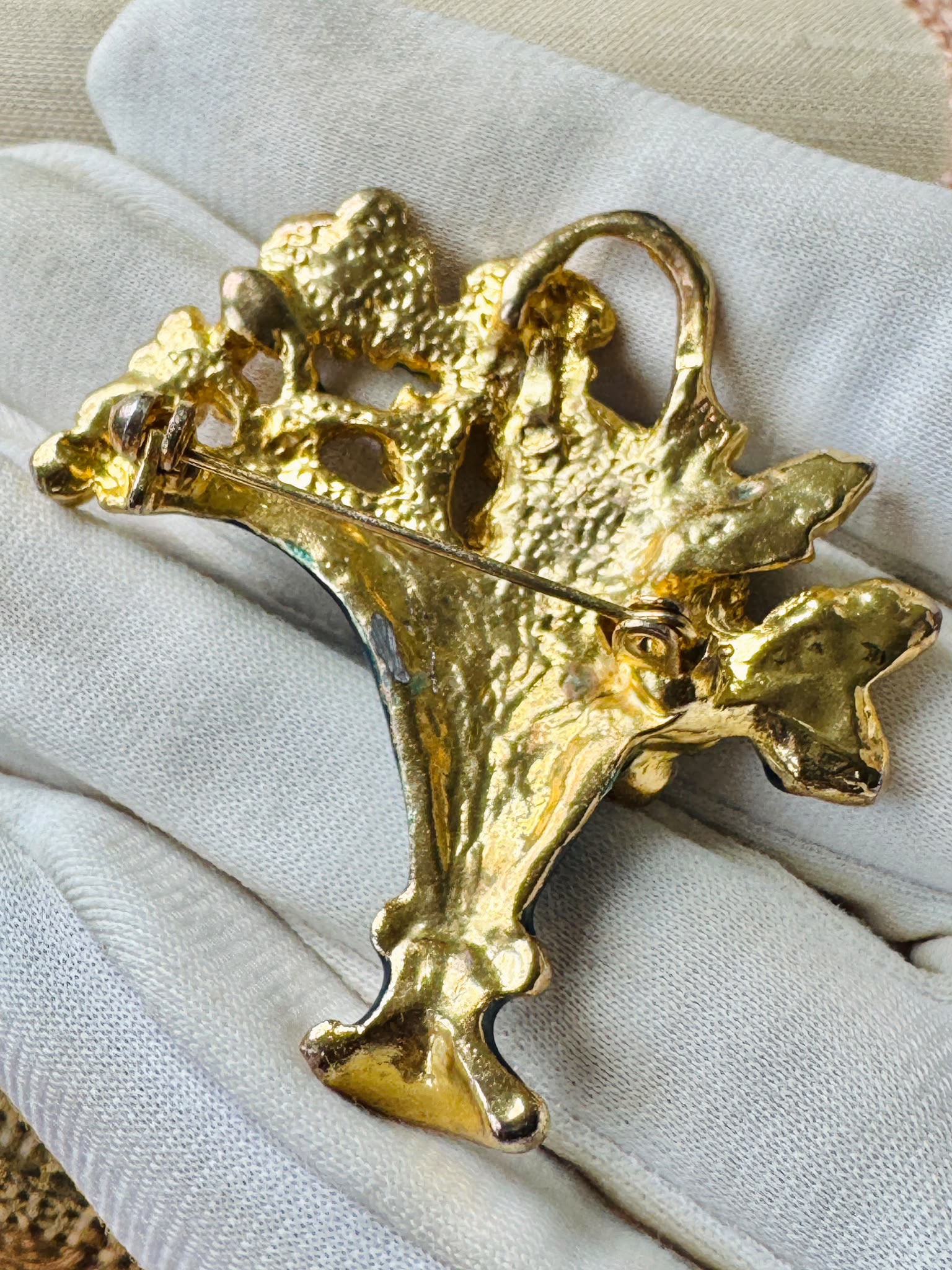 Vintage Enamel Flower Basket Brooch (MT2625-1)