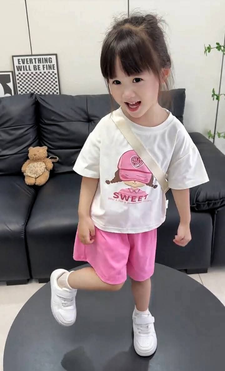 A05 女童粉色多巴胺短袖套装