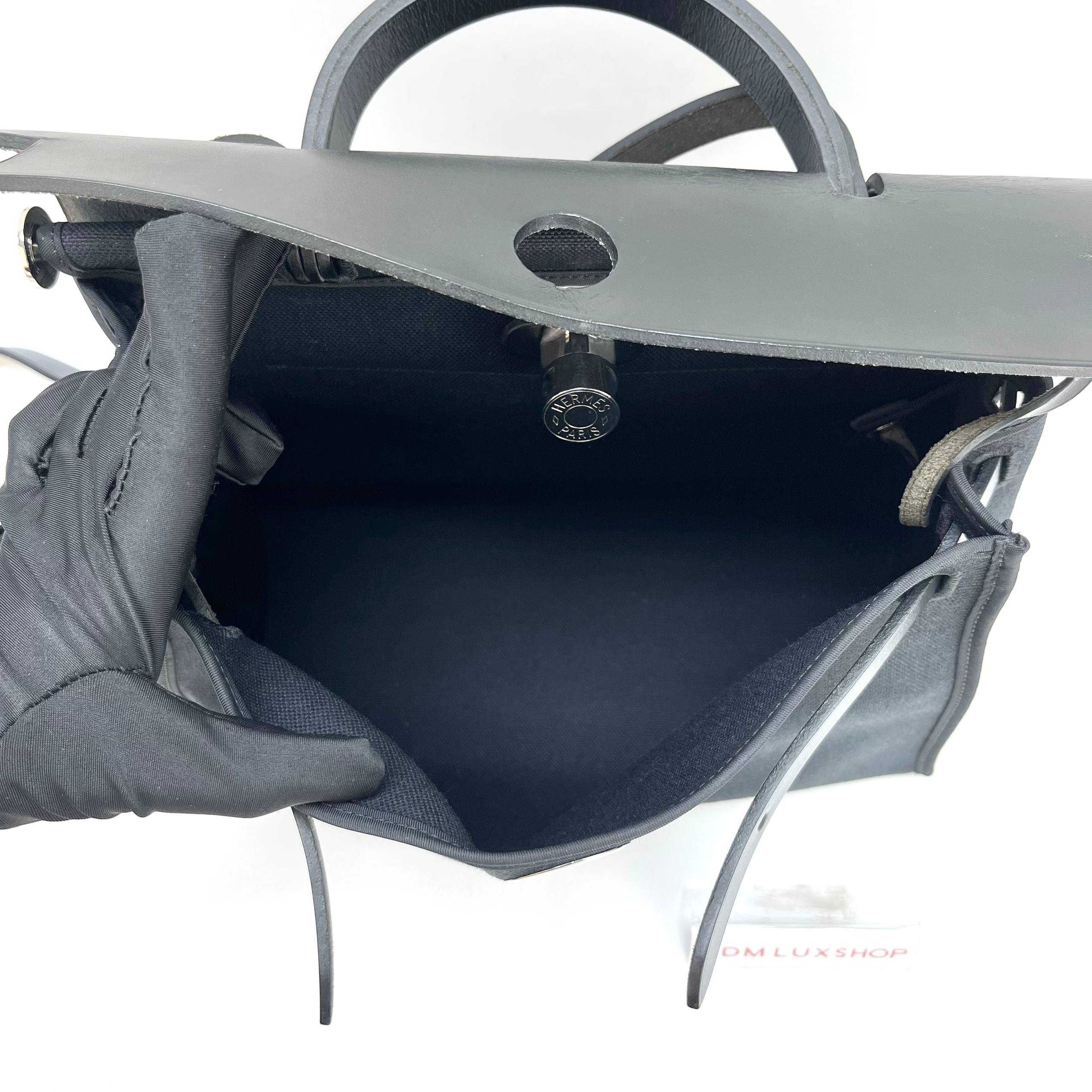 Hermes Herbag Zip 31 Noir PHW (Stamp C, Y: 2018)
