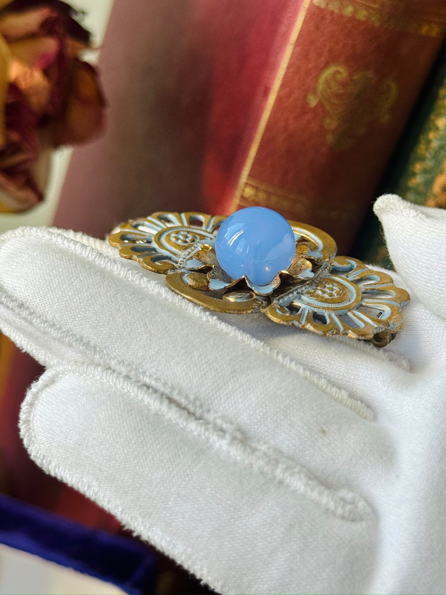 Antique c. 1920s Czechoslovakian Art Deco Neo-Egyptian Blue Glass & Enamel Brooch (NZ133)