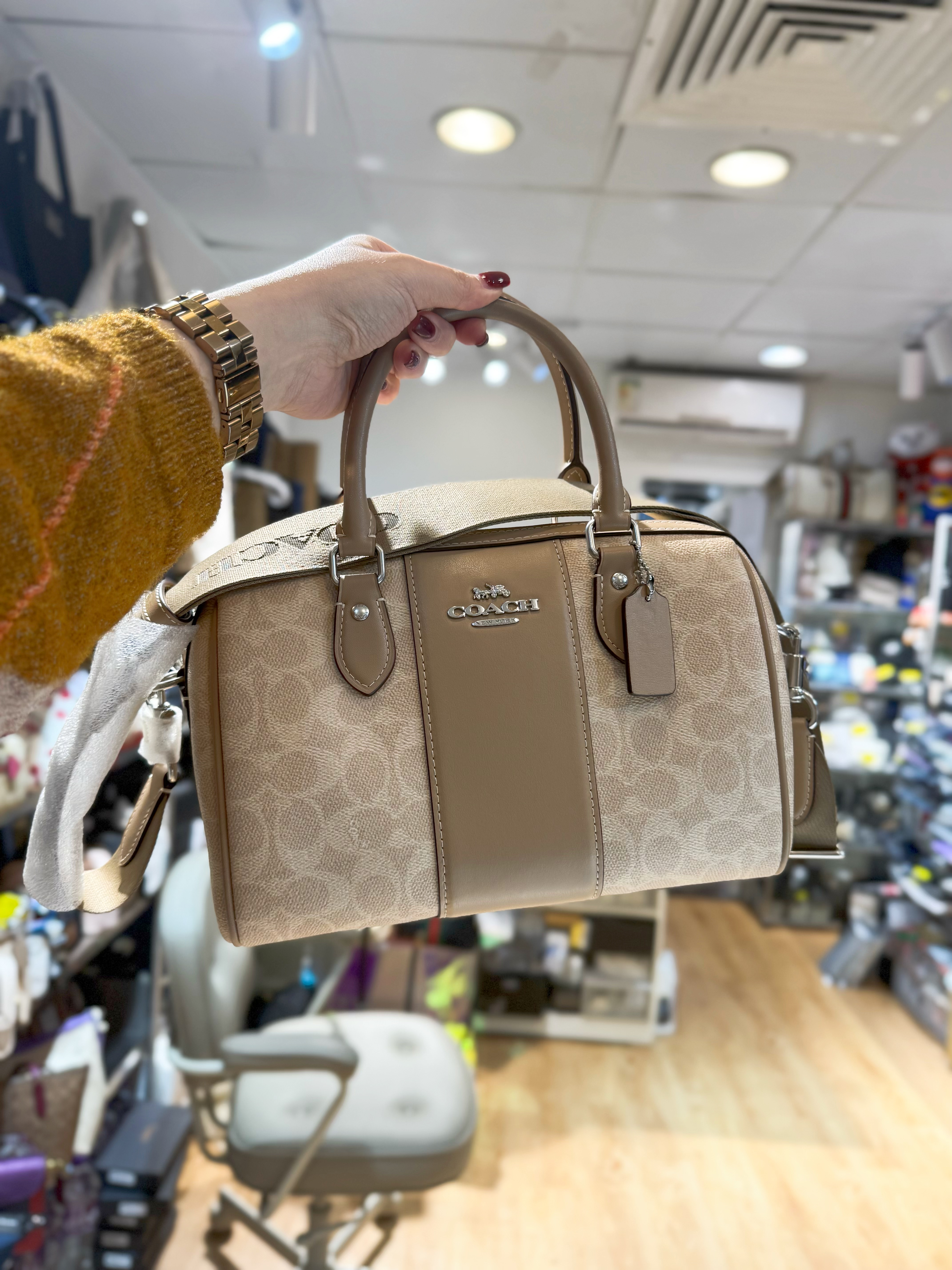 Coach Rowan crossbody milk tea/m