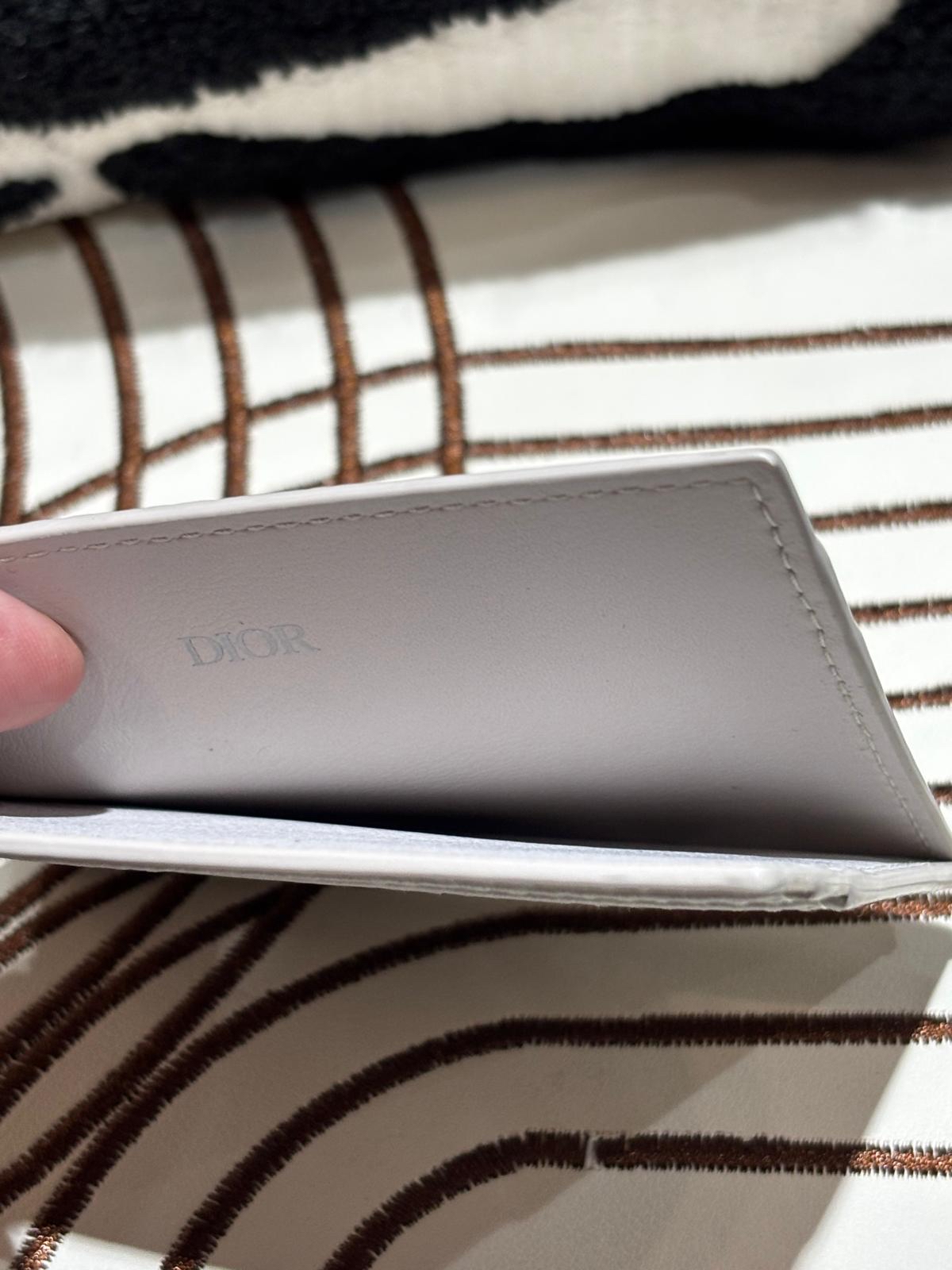 Dior card holder grey 100%Authentic ,99%new✅dust bag ✨✨專門店售價$3800 ✨✨  
