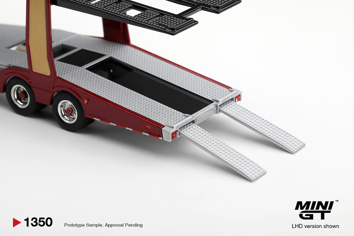 MINI GT 007 Scania 770S A6x4NA Car Transporter V8 50th anniversary + Car transporter Red ( MGT01350-R ) MINIGT