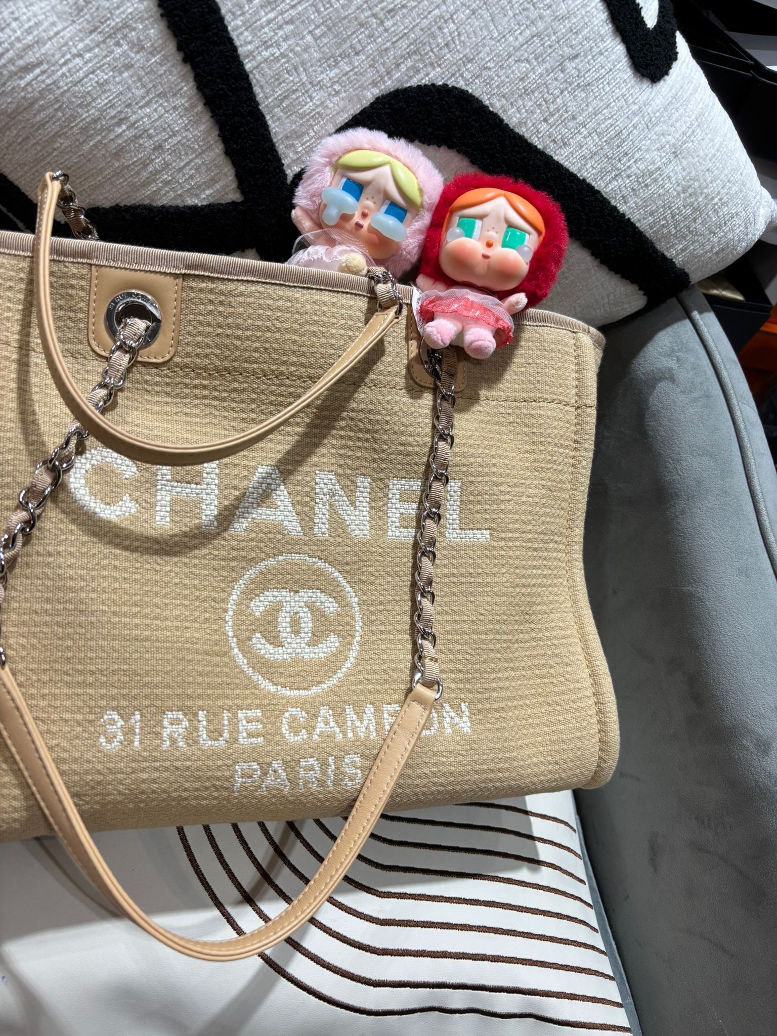 Chanel deauville tote bag with pouch 100%Authentic,98%new ✅晶片✅dust bag✅pouch 