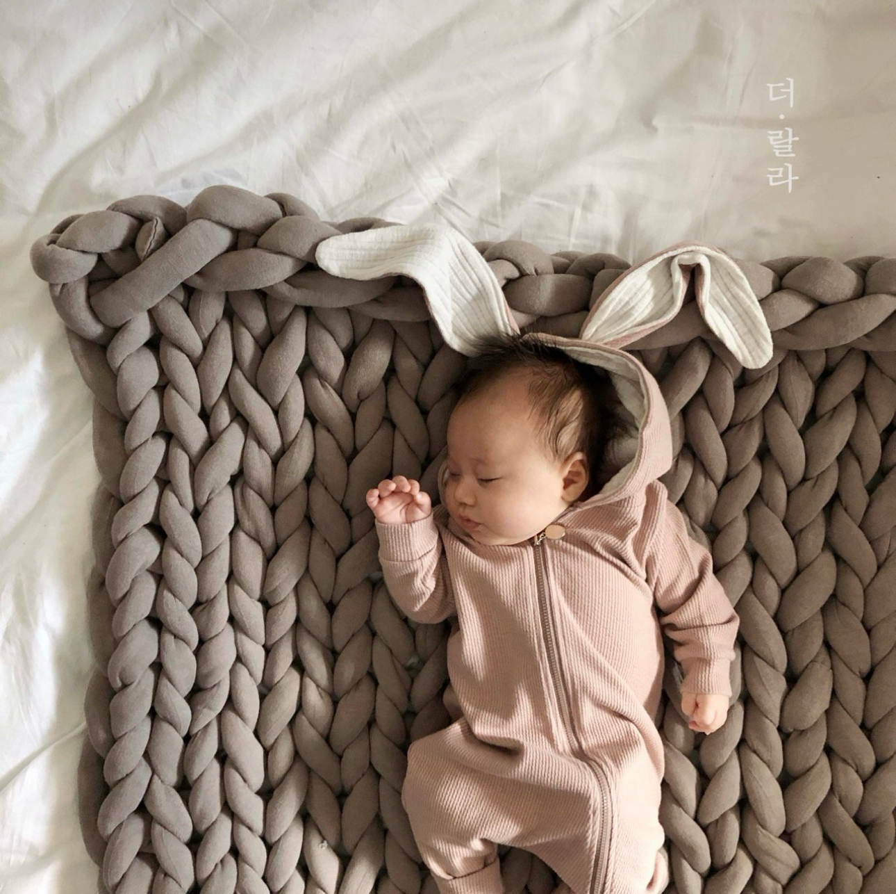 🌸預訂 韓國直送🌸🇰🇷THELALA三色小兔造型連帽拉鍊長袖連身服