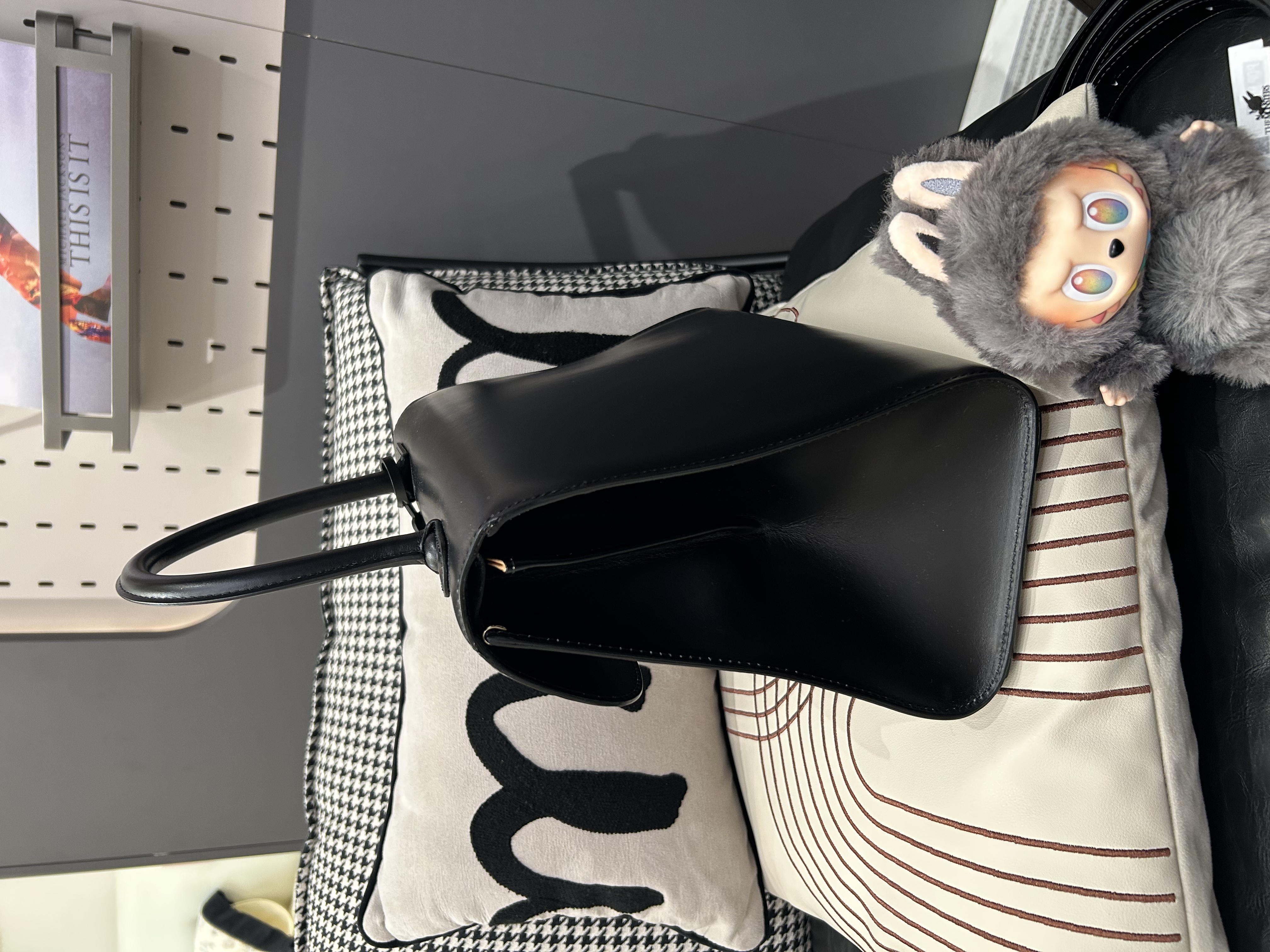 Delvaux brillant mm calfskin 黑色牛皮金扣100%Authentic ,93%new✅肩帶