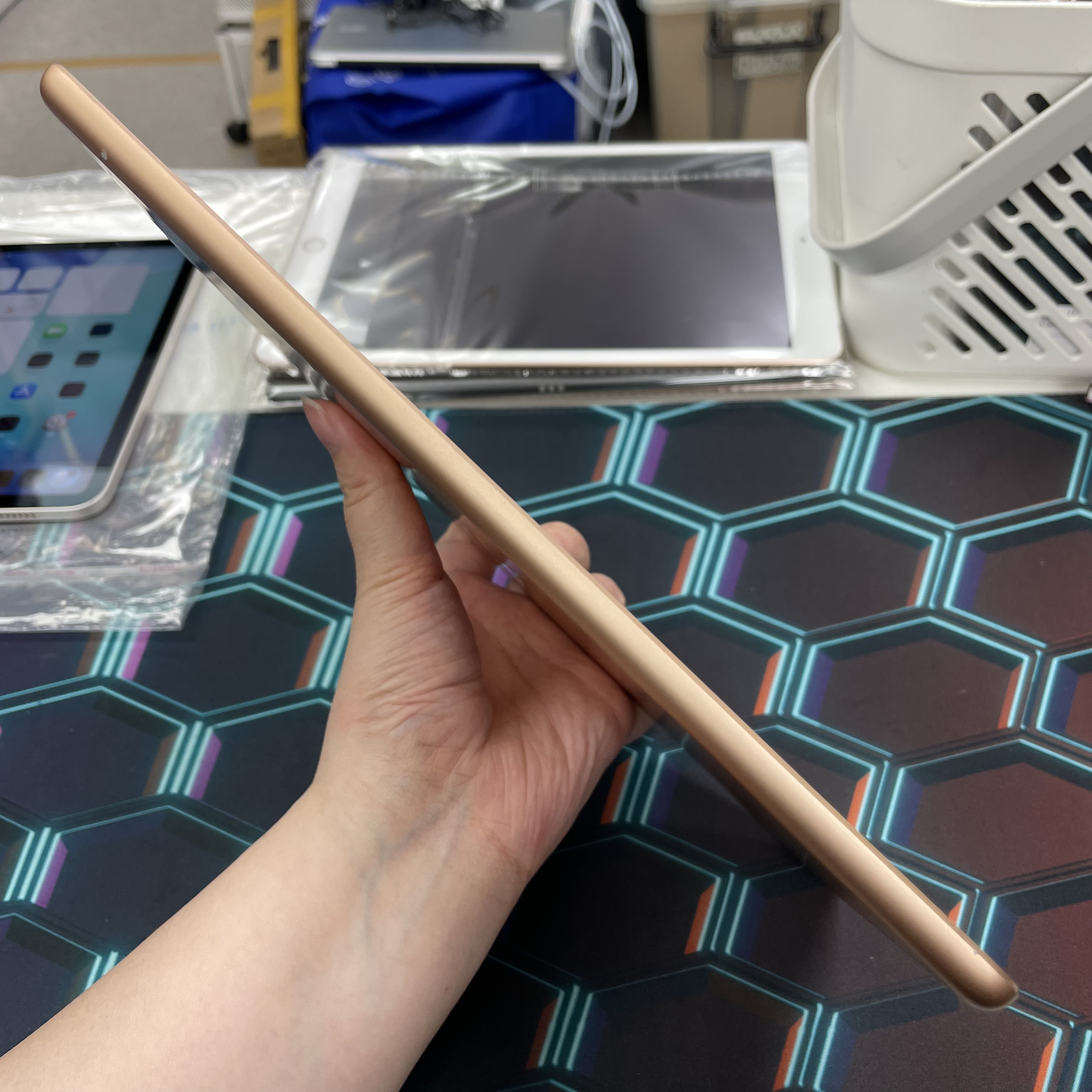 *639381 iPad 6 勁靚機 128GB 插卡版 粉色 pink