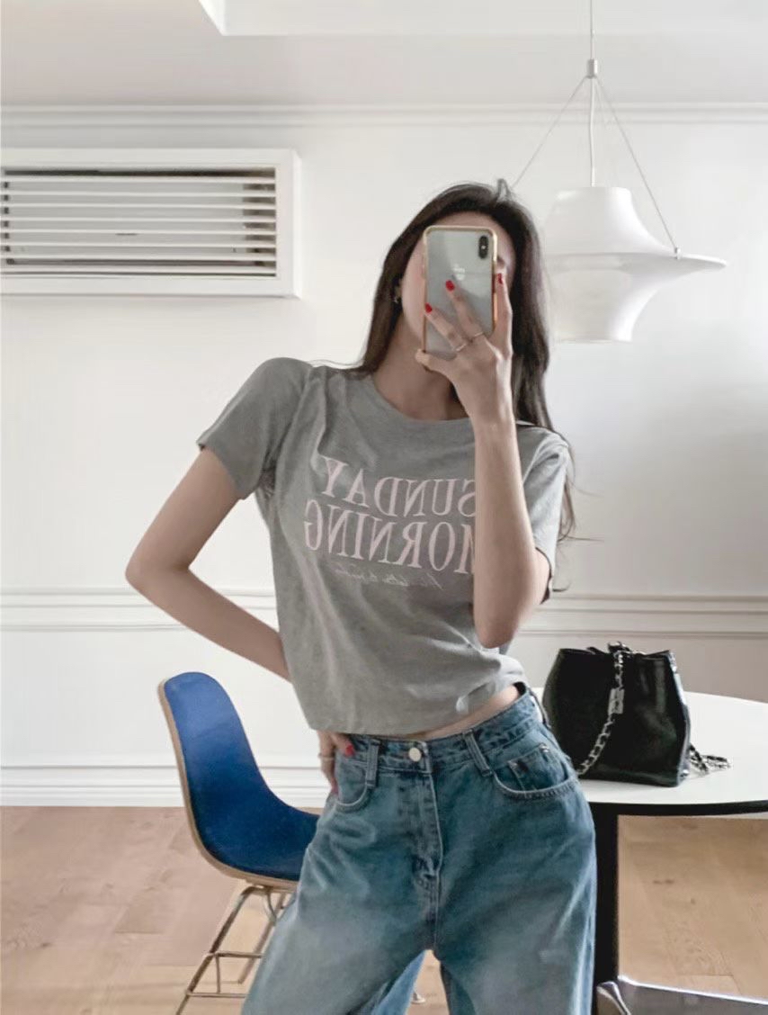 SUNDAY MORNING CROP TEE