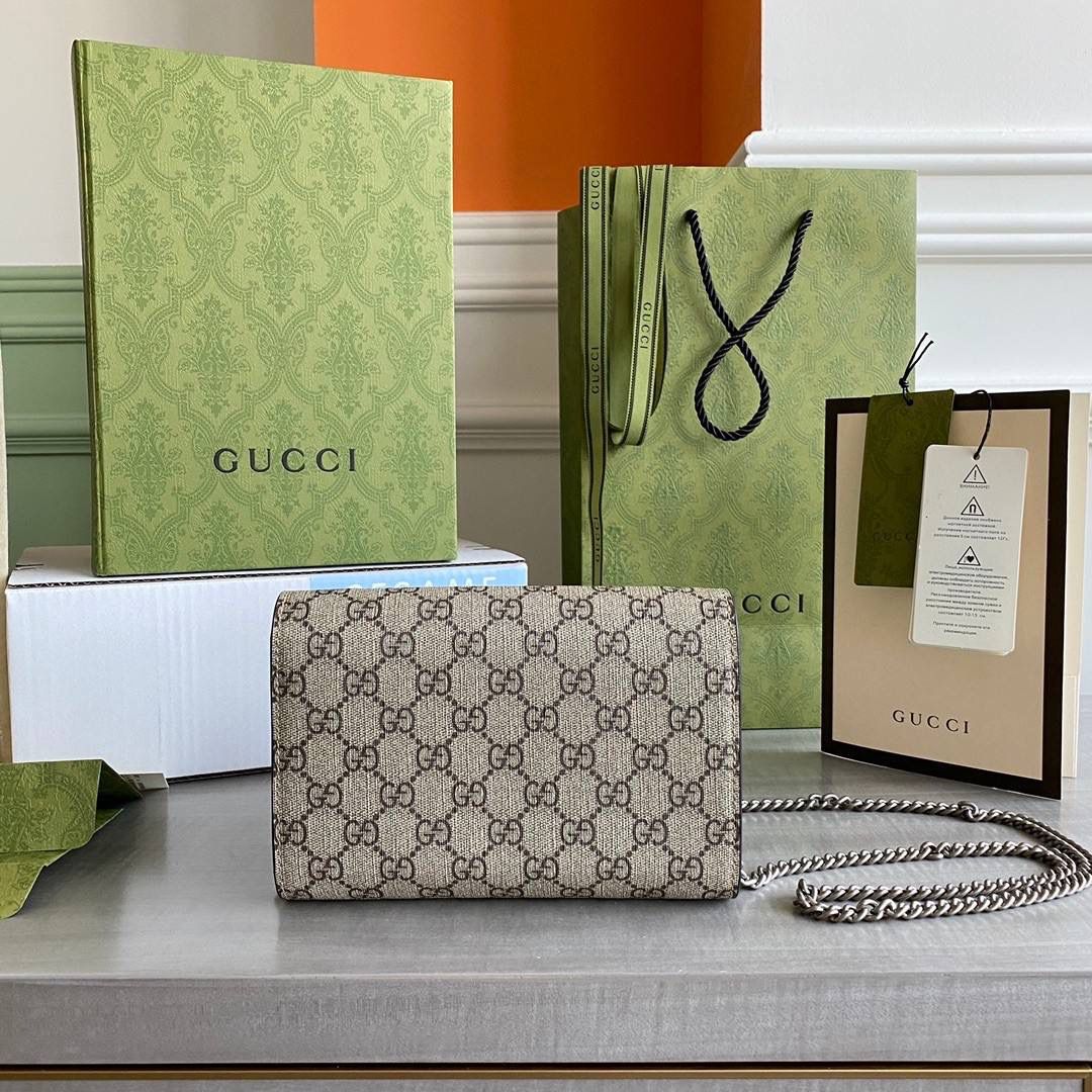 👜独家特级正品品质 ️401231新包装 尺寸：20144cm！ 迷你酒神系列❣️ 织纹虎头马刺扣woc链条包，三个单独内部隔层和十六个卡片隔层。。附带️全套最新绿色系列环保包装🔥✨