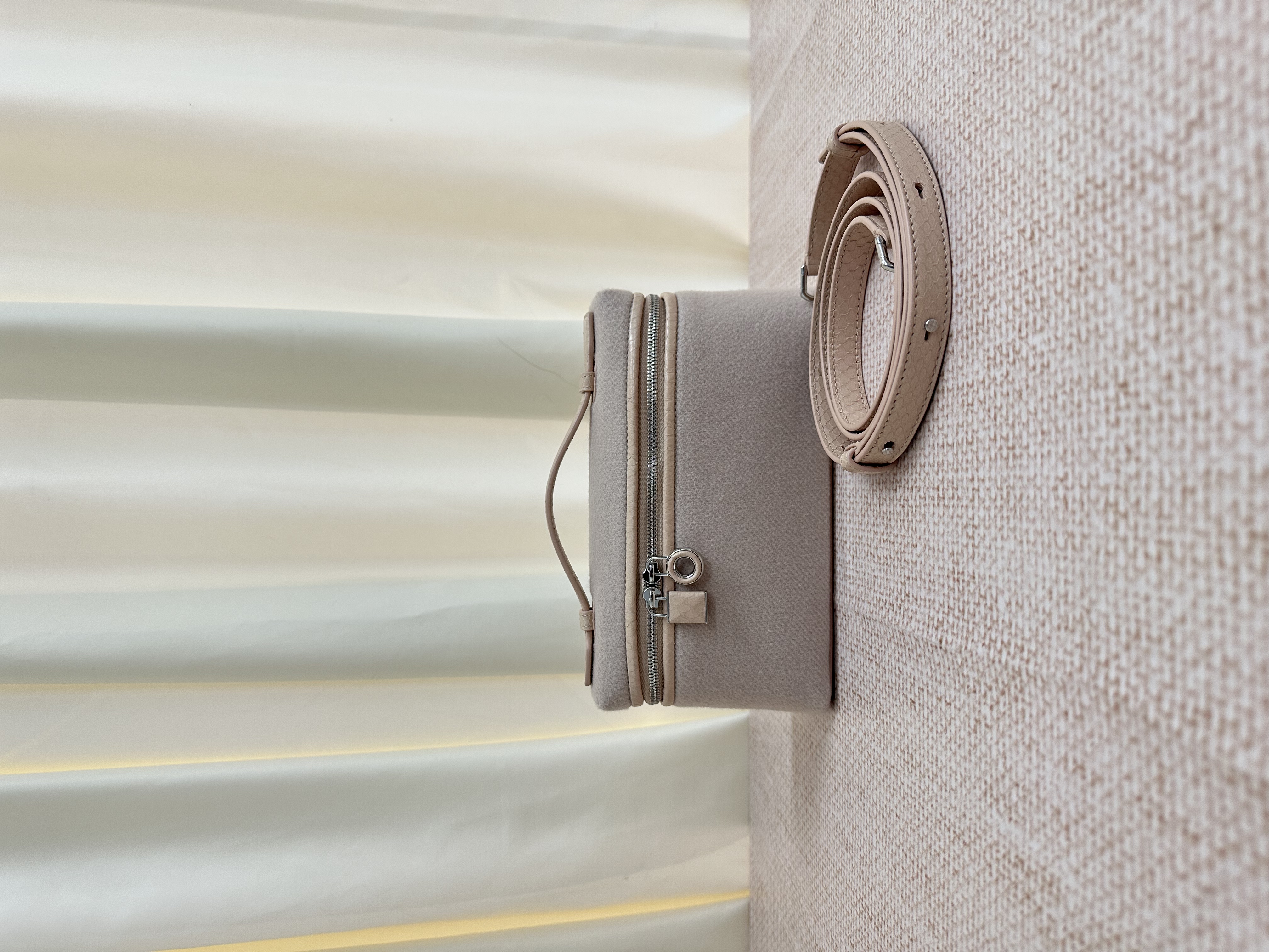 Pre-owned Loro Piana Extra Pocket L19 pouch / Product Code: 26041602