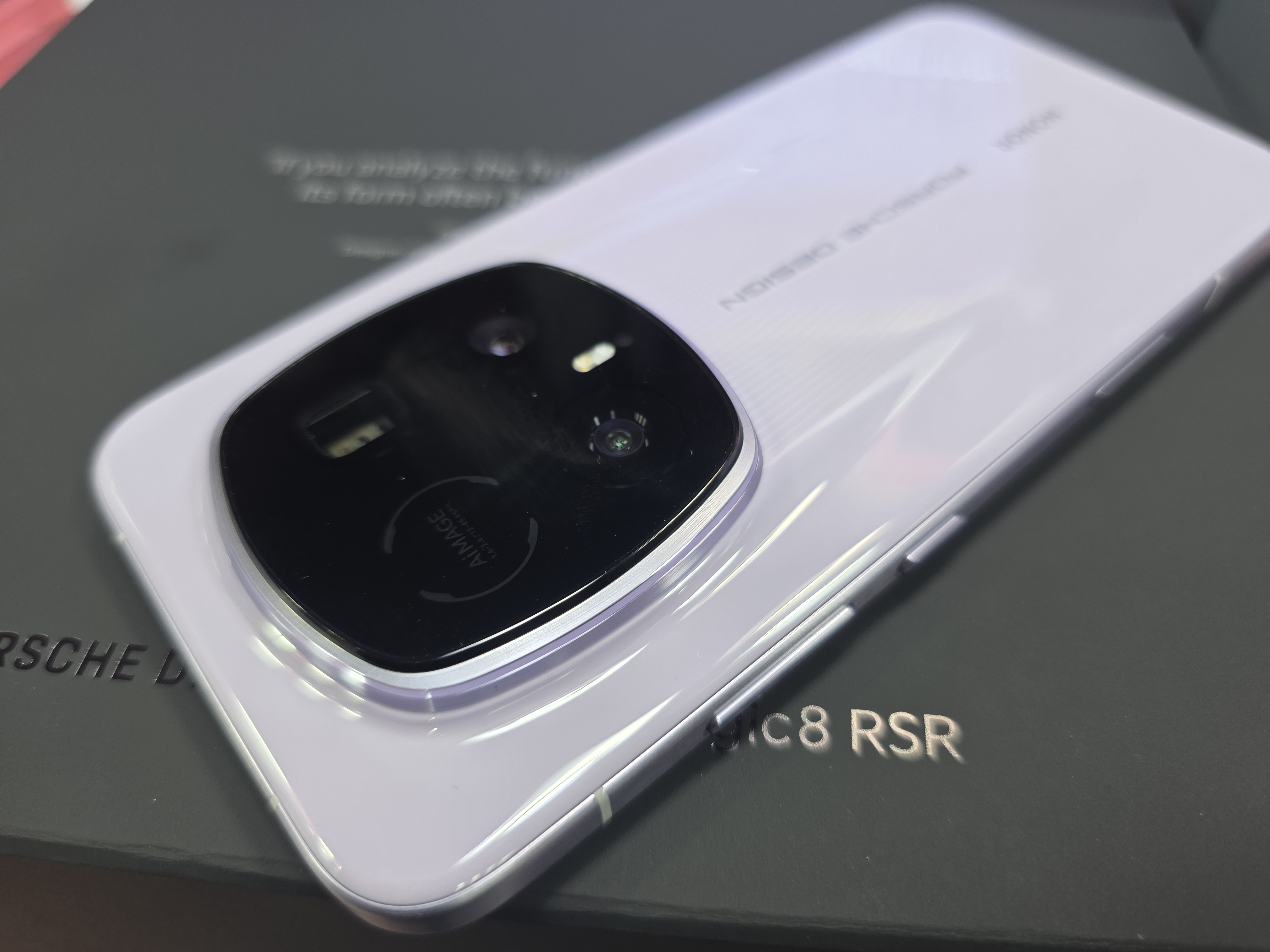 Honor Magic 8 RSR Porsche Design