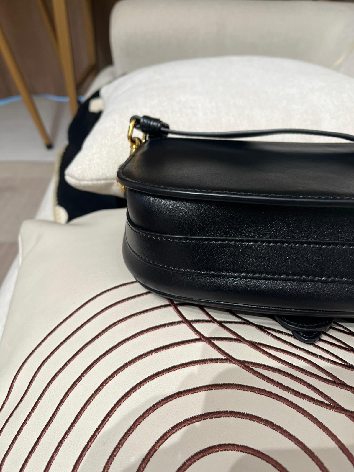 Dior Bobby medium calfskin 黑金 100%Authentic , 95%new