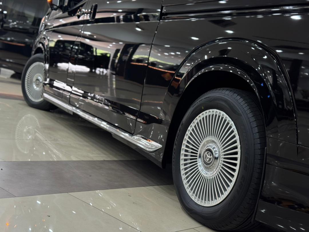 HIACE SPORT RIM 18INCH / H300-SR-5002-GZ