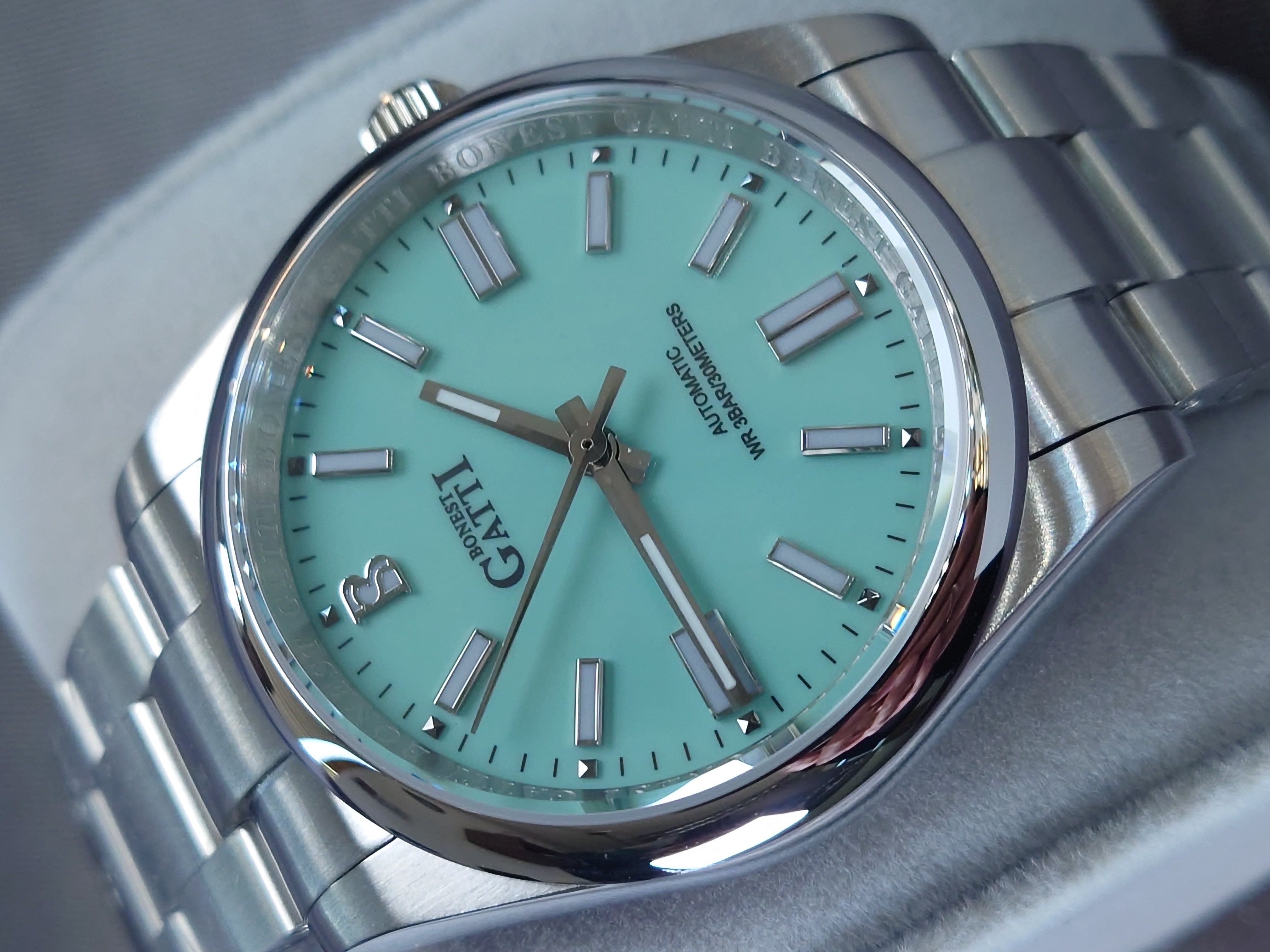 Bonest Gatti 隱藏錶面馬年特別版動錶 BG8015-S2 粉藍