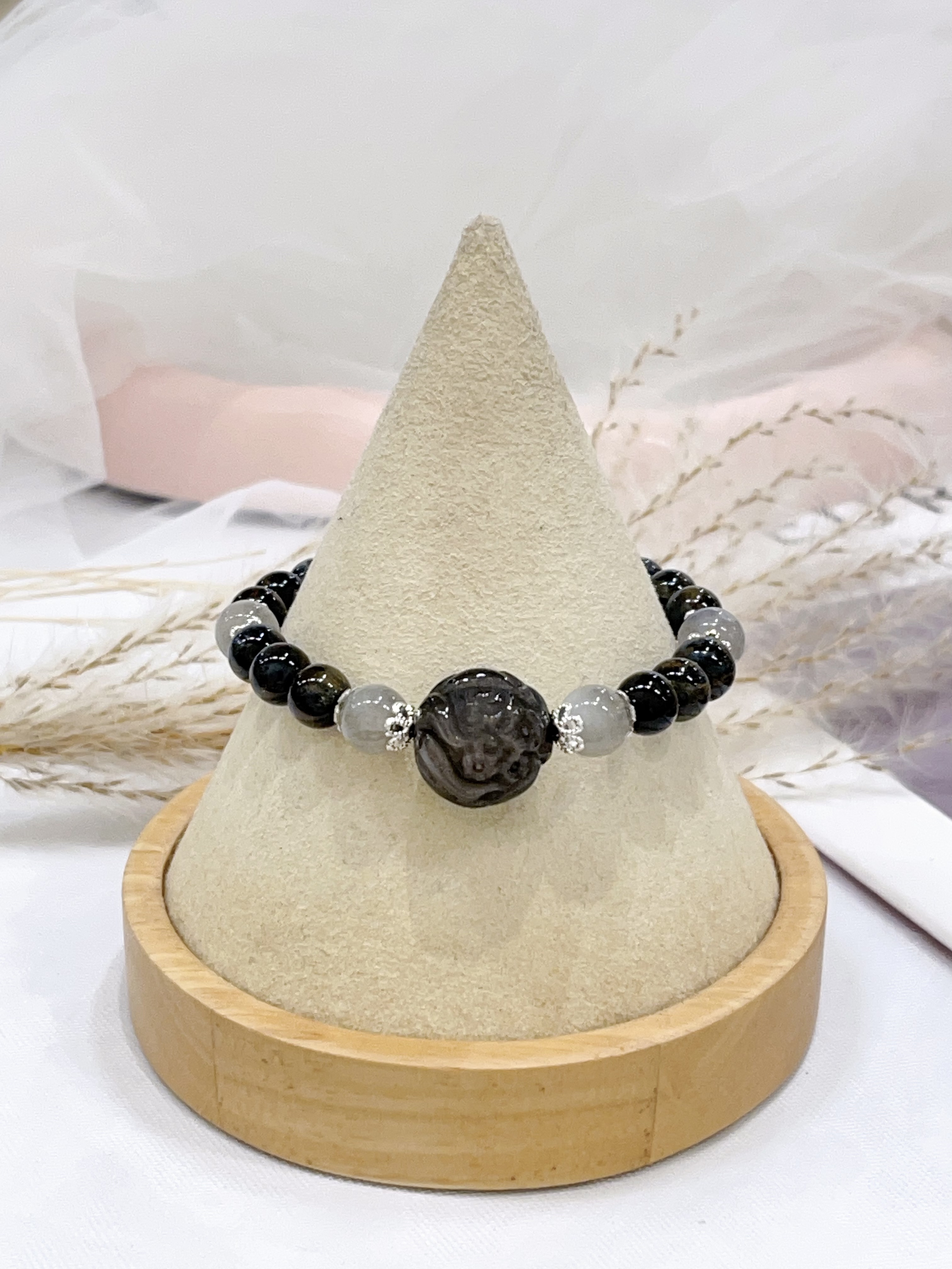 🦊 银曜石九尾狐 × 月光石 × 蓝虎眼手串 Silver Obsidian Nine-Tailed Fox & Moonstone & Blue Tiger Eye | 7mm-8mm