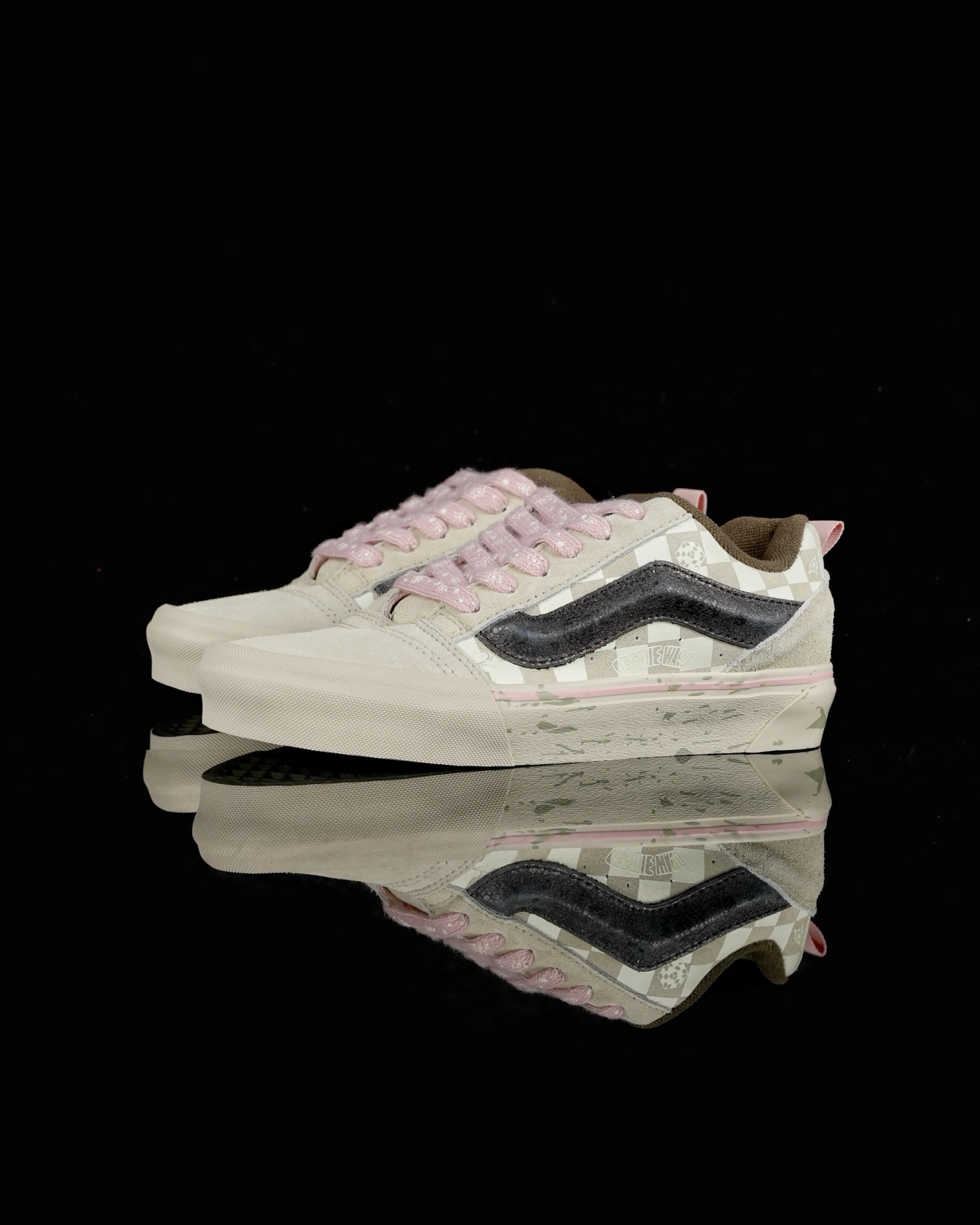 Vans Authentic Pop Mart Space Molly VN000EE6H11