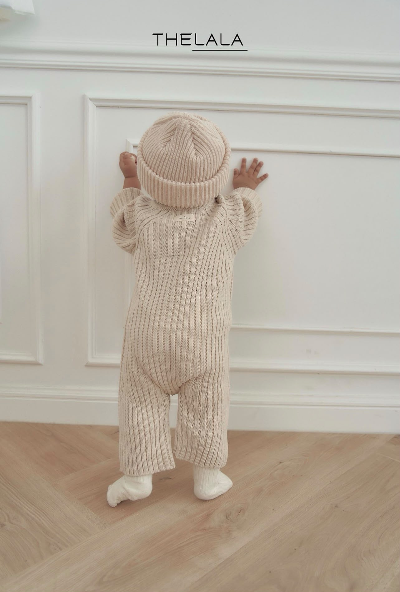 AK6200 Suit