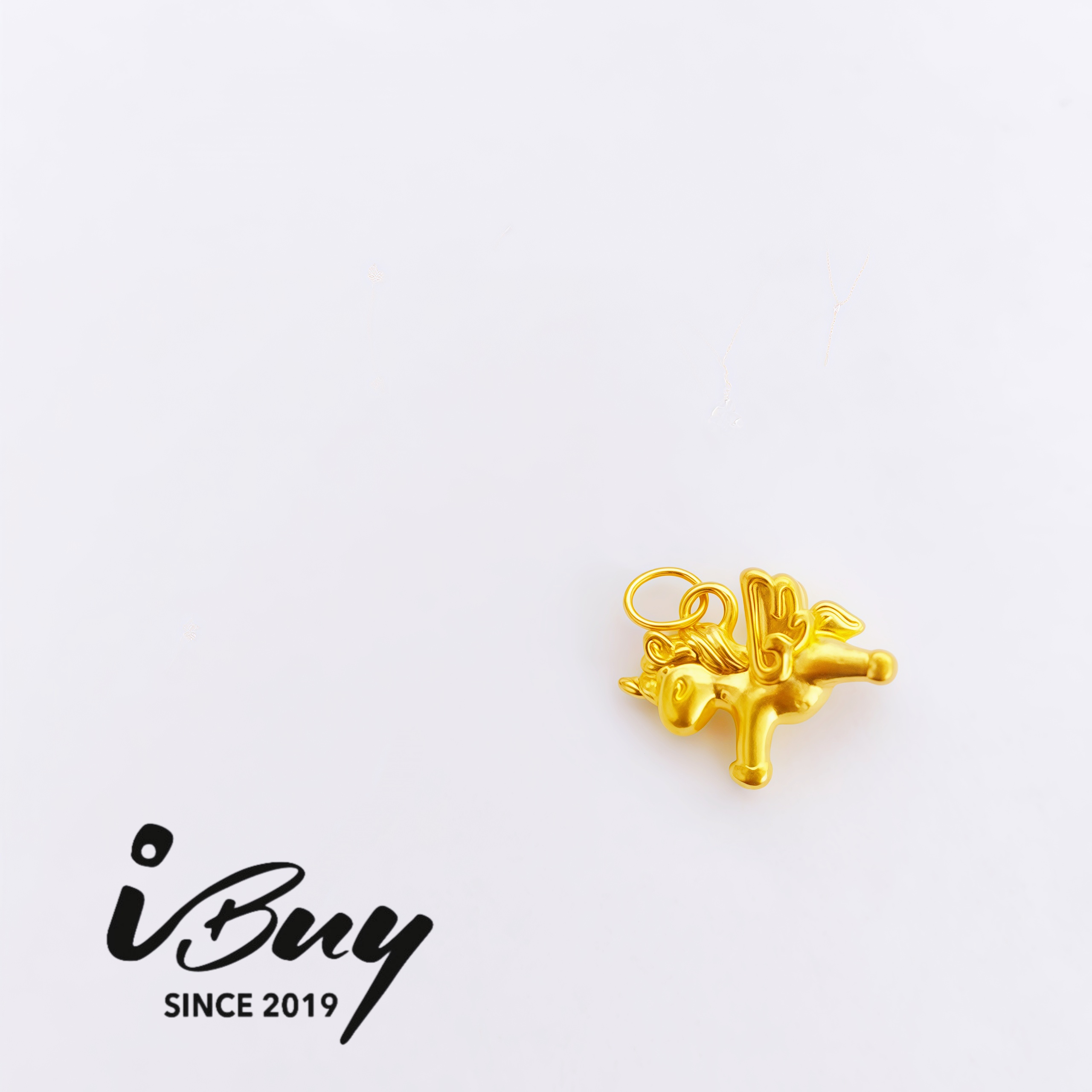 999 GOLD MATTE UNICORN PENDANT 999 金 蒙砂独角兽吊坠