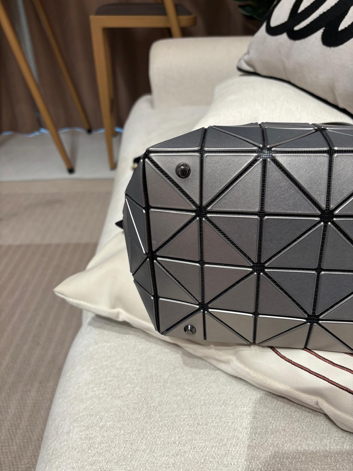 Issey Miyake Bao Bao Boston Bag 100%Authentic, 98%New ✅Dust bag