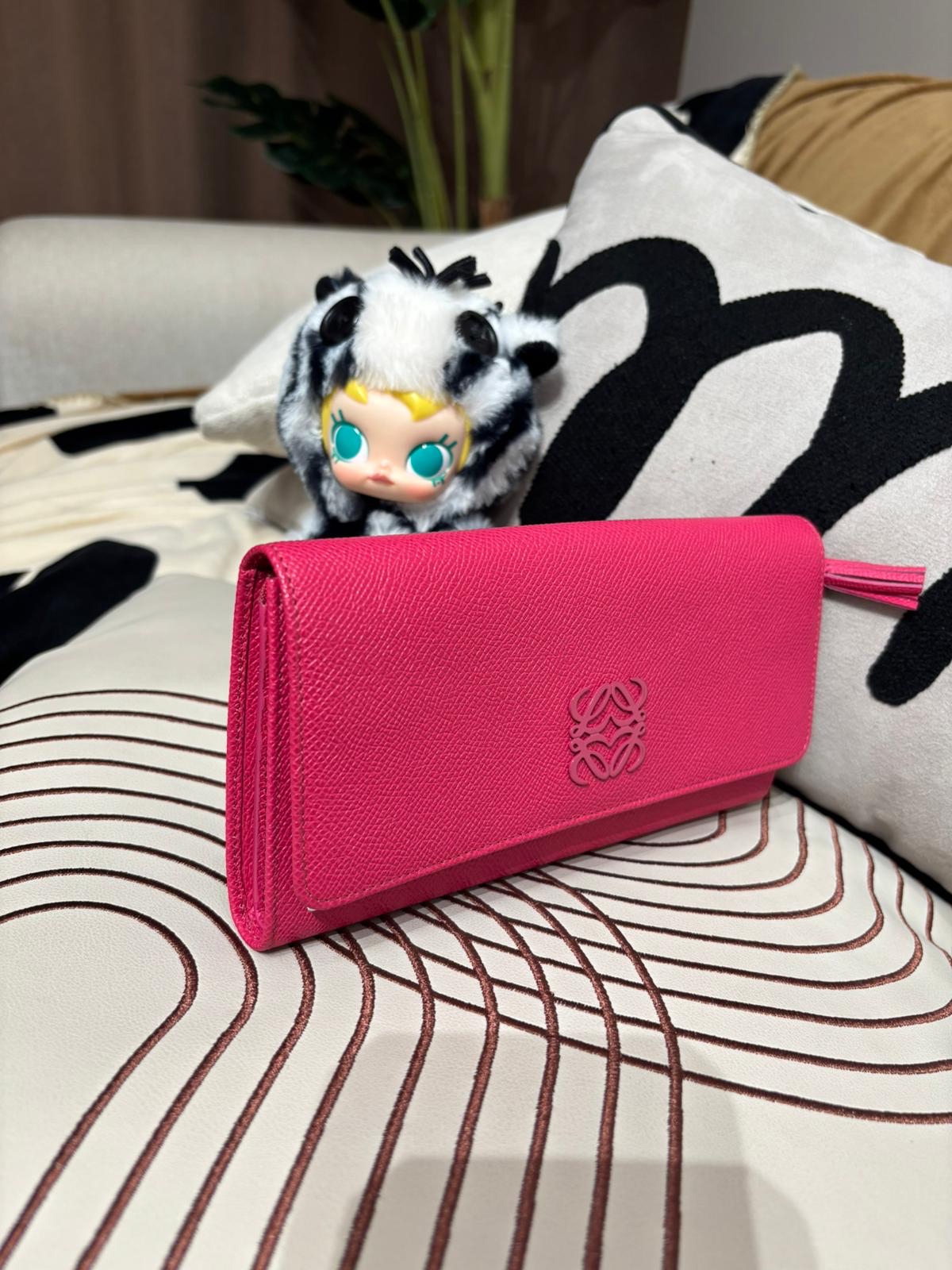 Loewe Long Wallet Calfskin 100%Authentic, 99%New ✅Dust bag