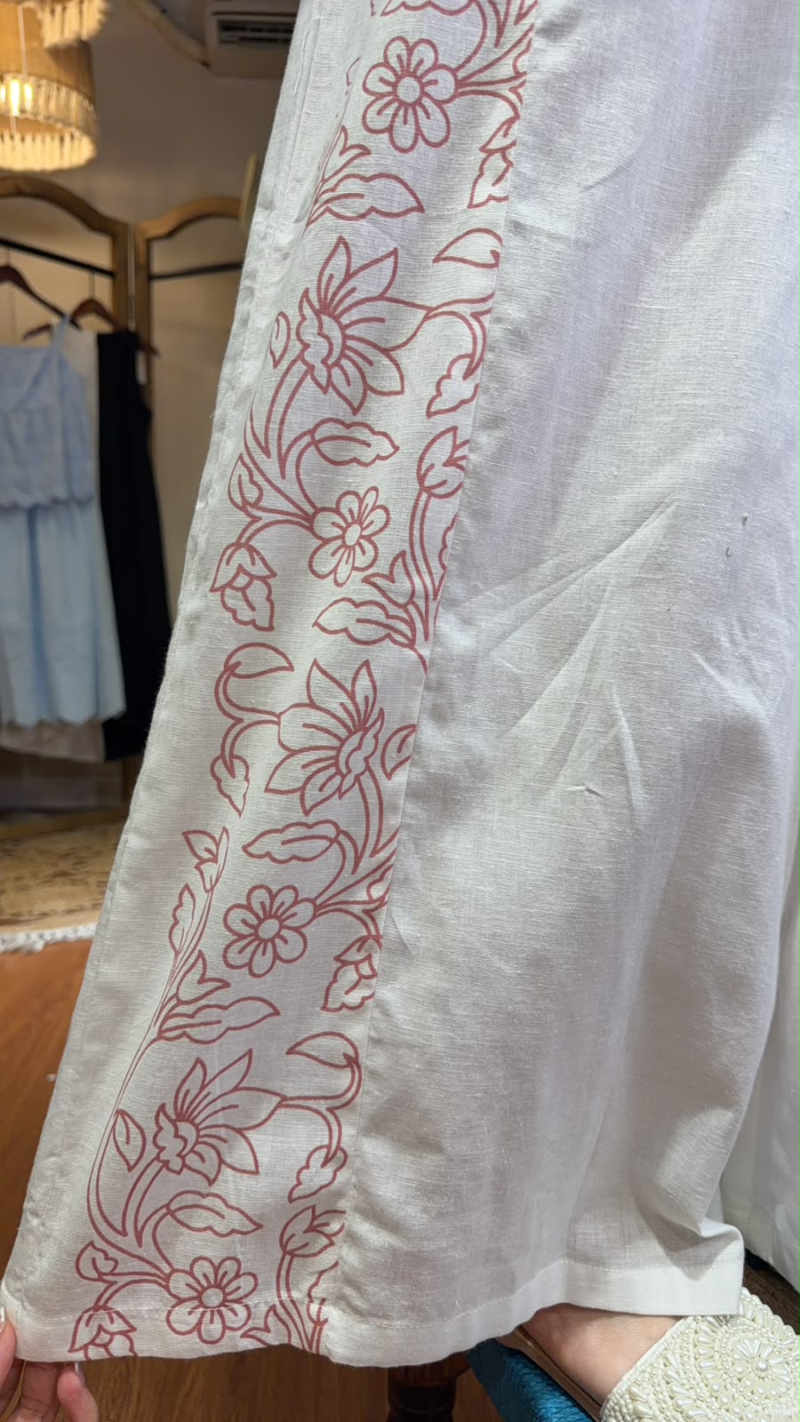3148 White Wide Leg Pants with Pink Print 39"