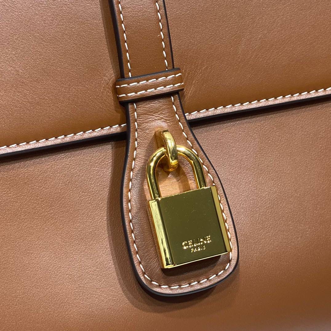 🔥大货实拍图 𝗖𝗘𝗟𝗜𝗡𝗘♥𝗧𝗔𝗕𝗢𝗨 型号：22*16*7cm 尺寸：196583