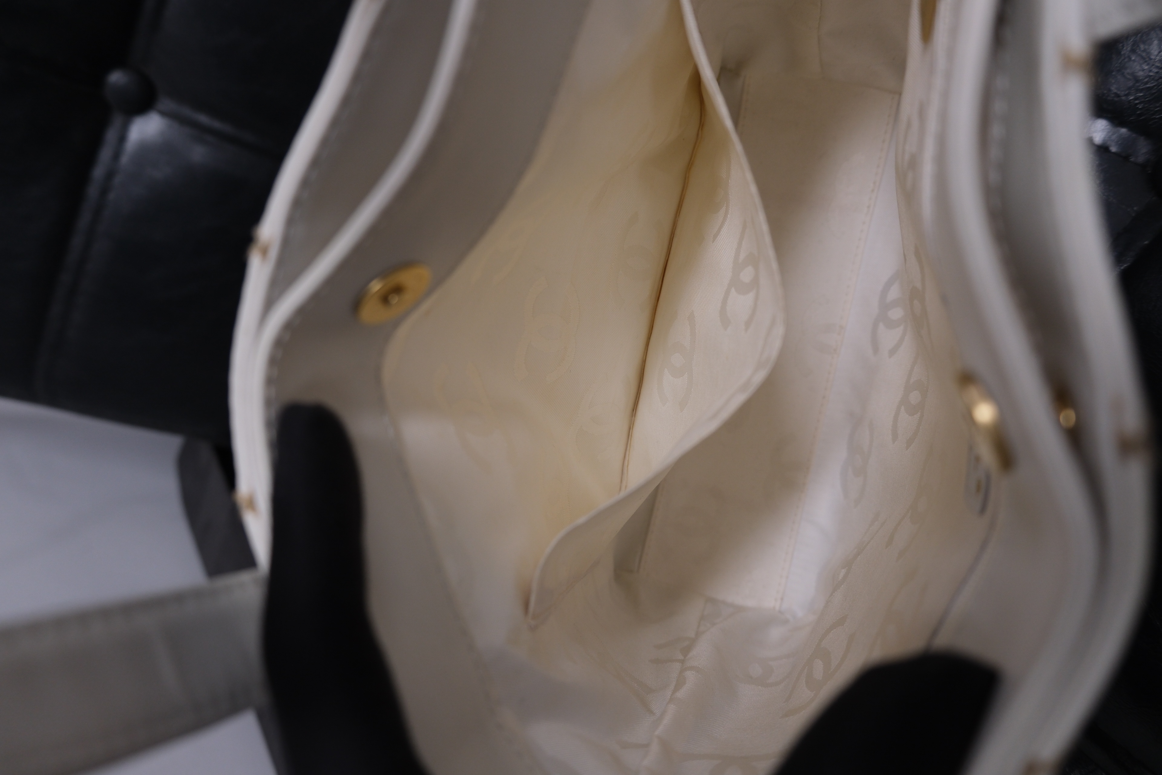 Chanel Wild Stitch Lambskin Tote bag White Gold 