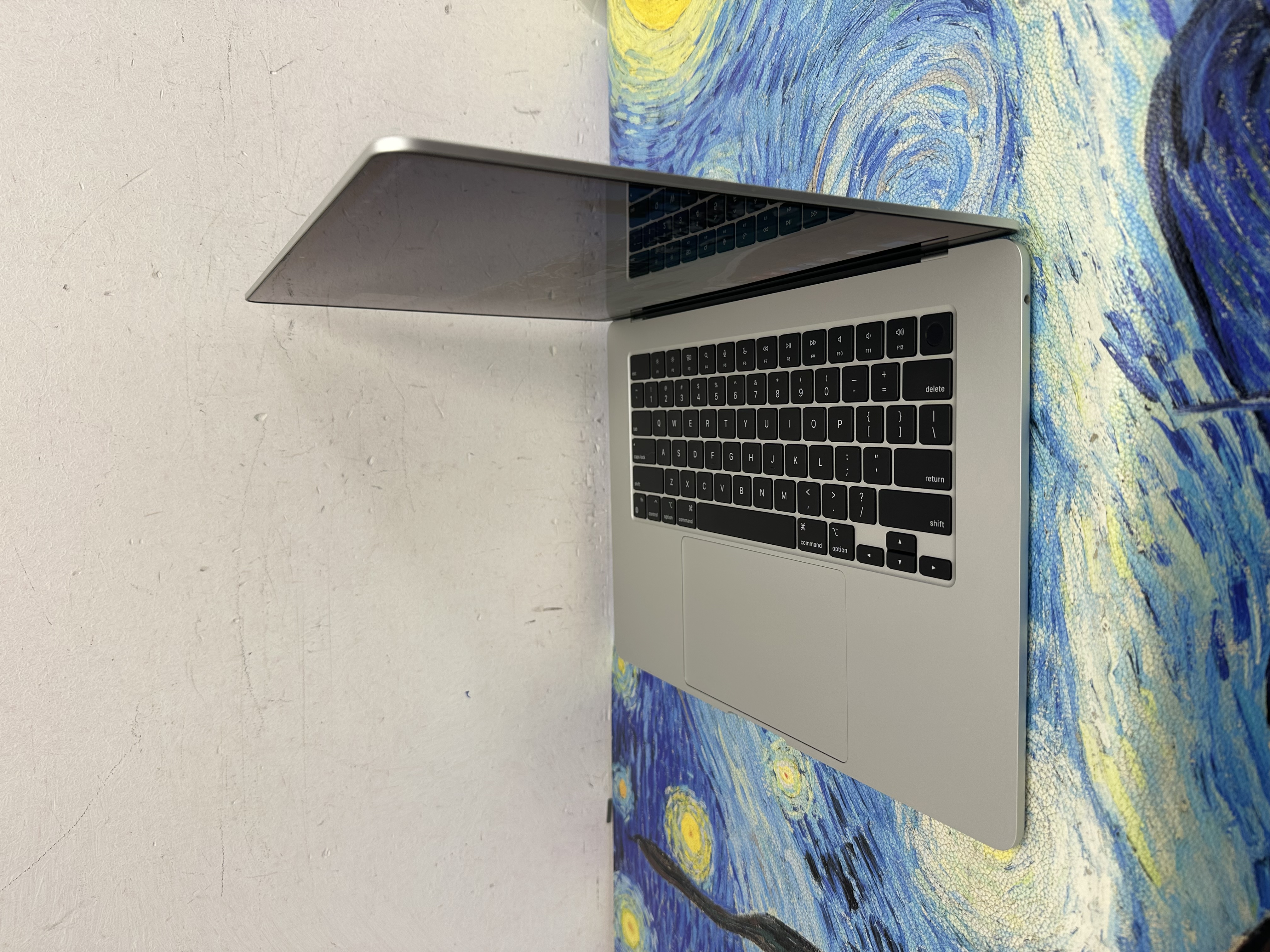#6179 APPLE  MacBook Air M2 2023 M2 CPU/8GB Ram/256GB SSD/8核心GPU/Liquid Retina XDR Mon/15吋/銀色🩶/Laptop /Notebook / Gaming / 文書機 / Movie / Netflix