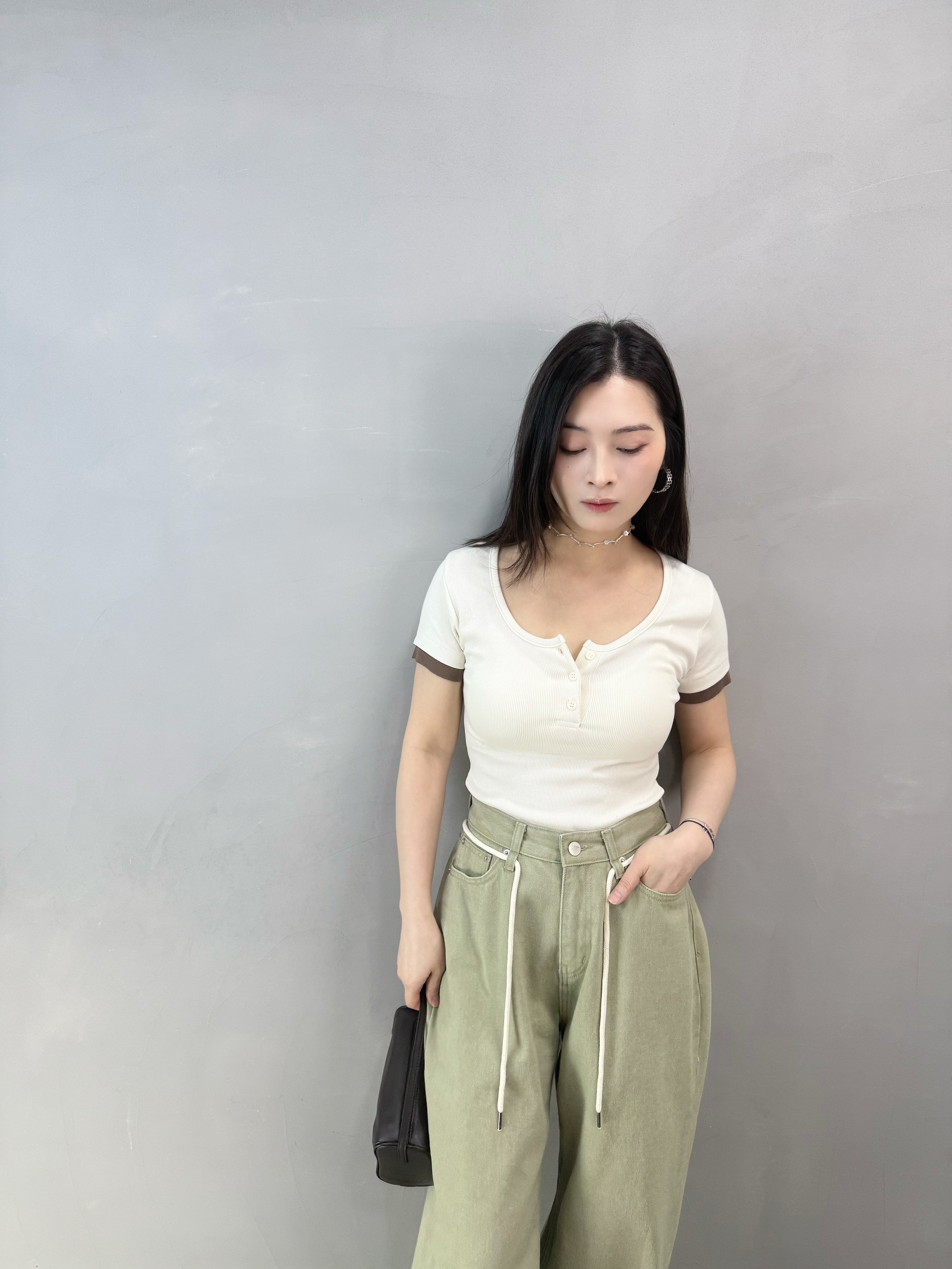 H74 扣鈕撞色袖邊Tee