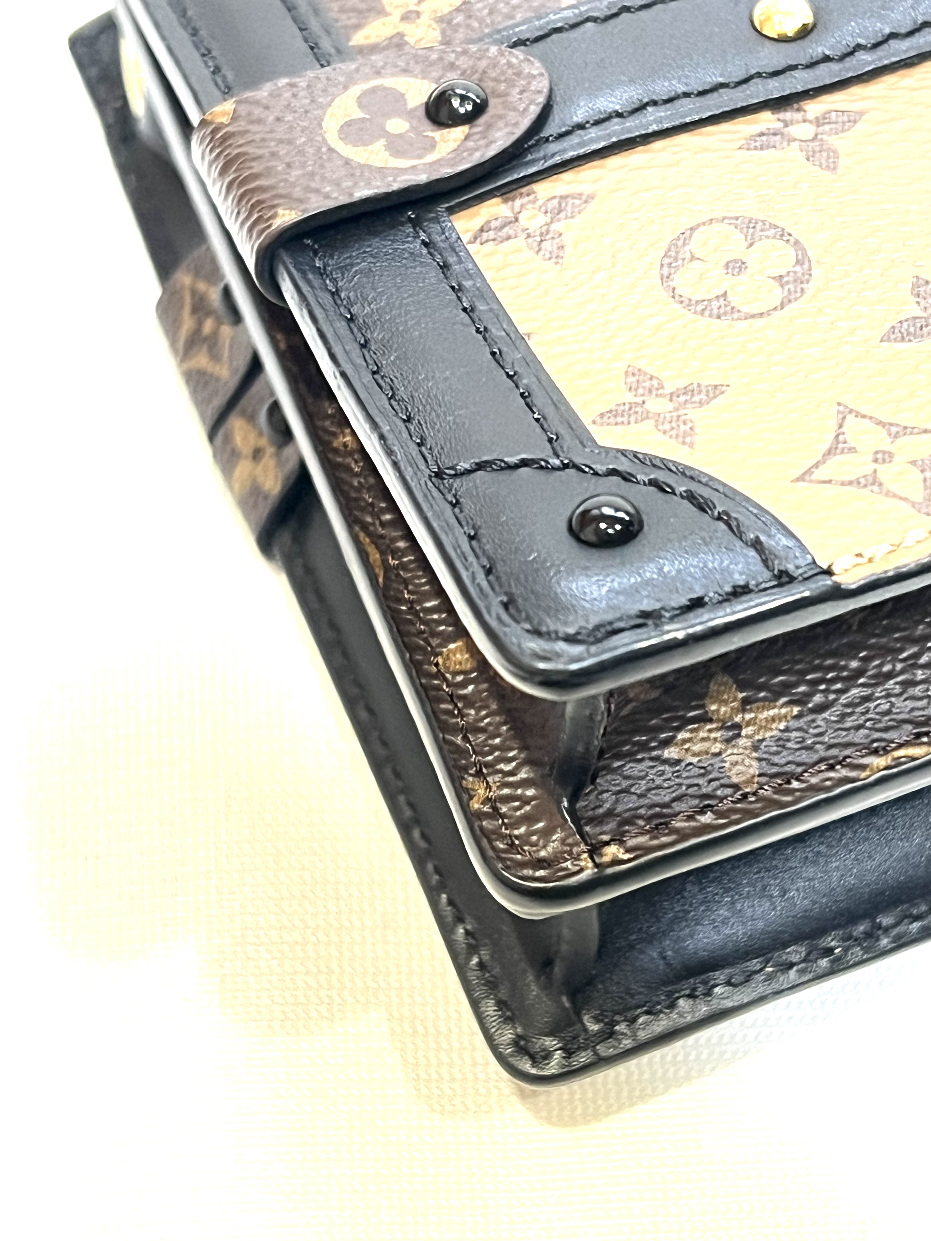 Pre-Owned Louis Vuitton Monogram Reverse Trunk Clutch / Product Code:26041111