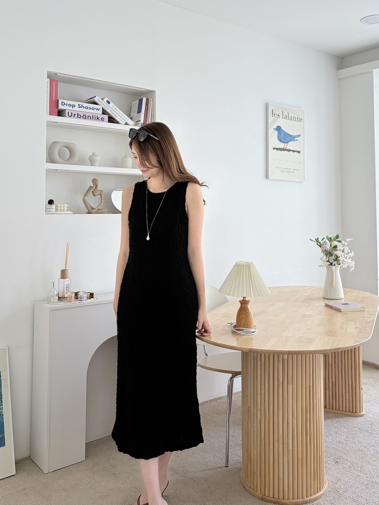 Ruched Slim Dress (Black)