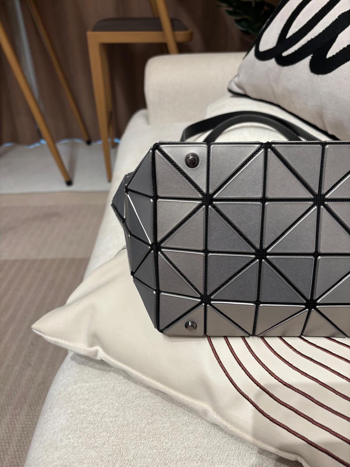 Issey Miyake Bao Bao Boston Bag 100%Authentic, 98%New ✅Dust bag