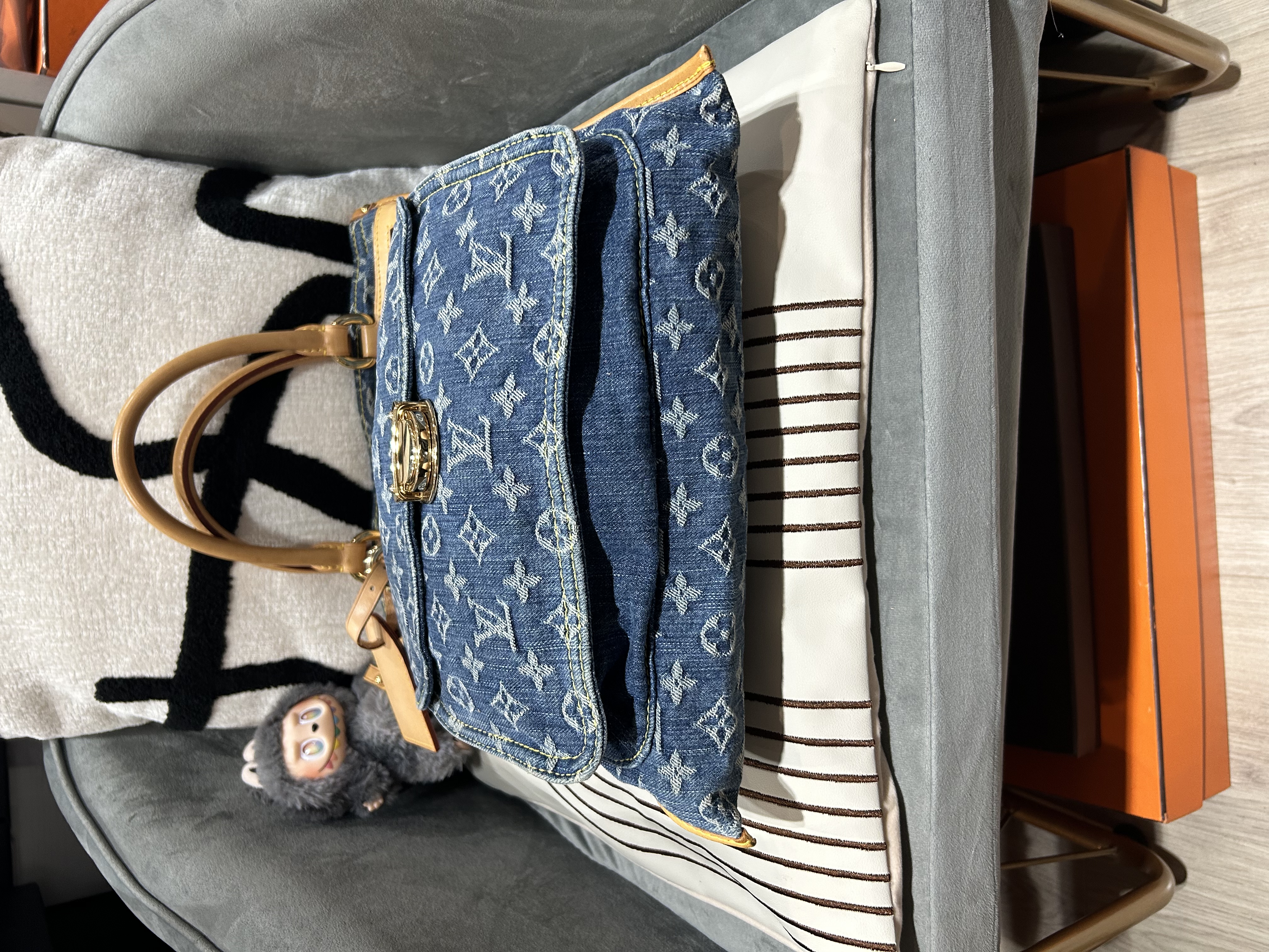 Lv Denim Monogram Flat Shopper 限量版牛仔 M95018 100%Authentic, 95%New ✅Dust bag