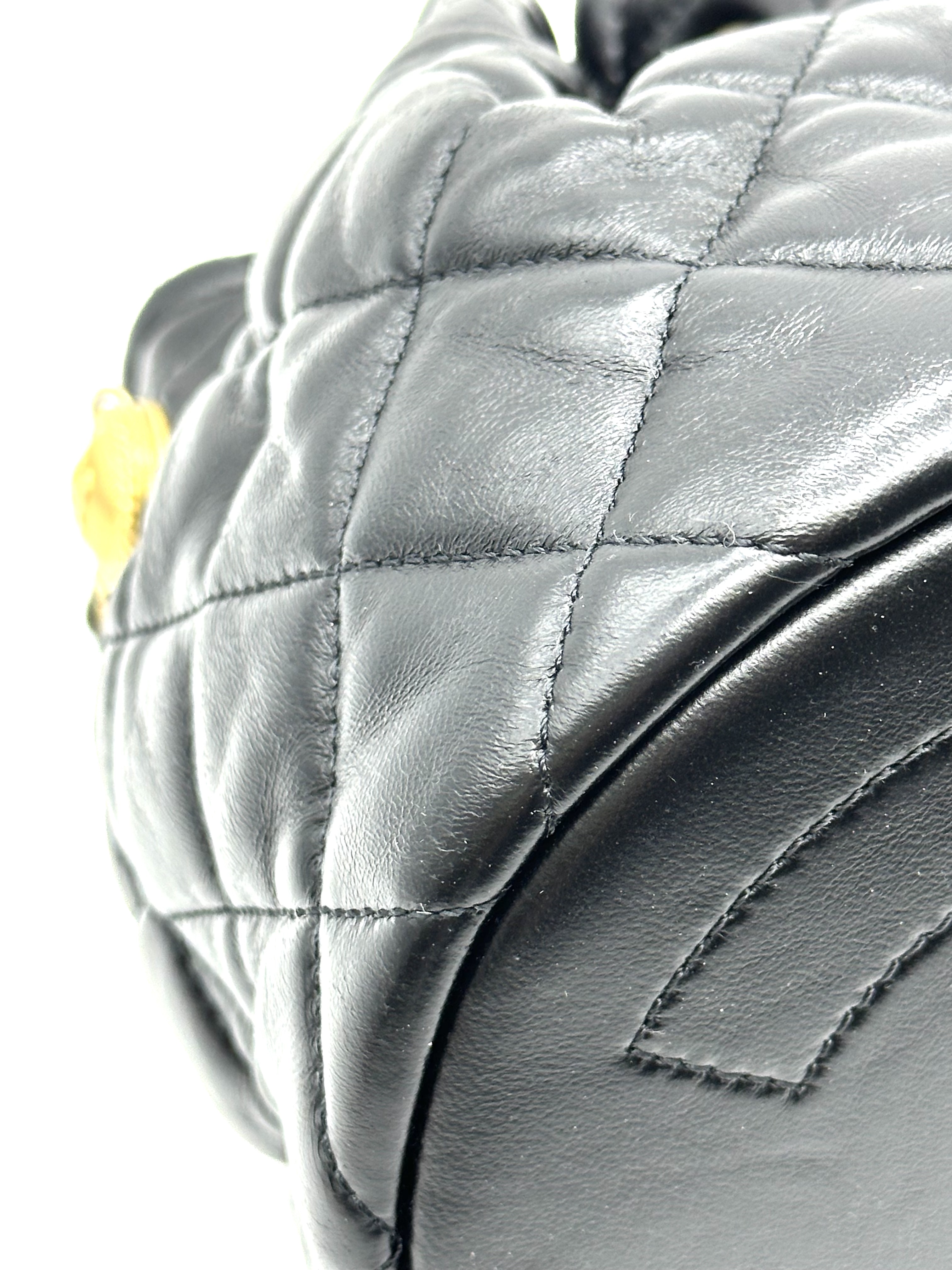 Pre-Owned CHANEL Lambskin Quilted CC Drawstring Bucket Bag / Product Code: 26050616