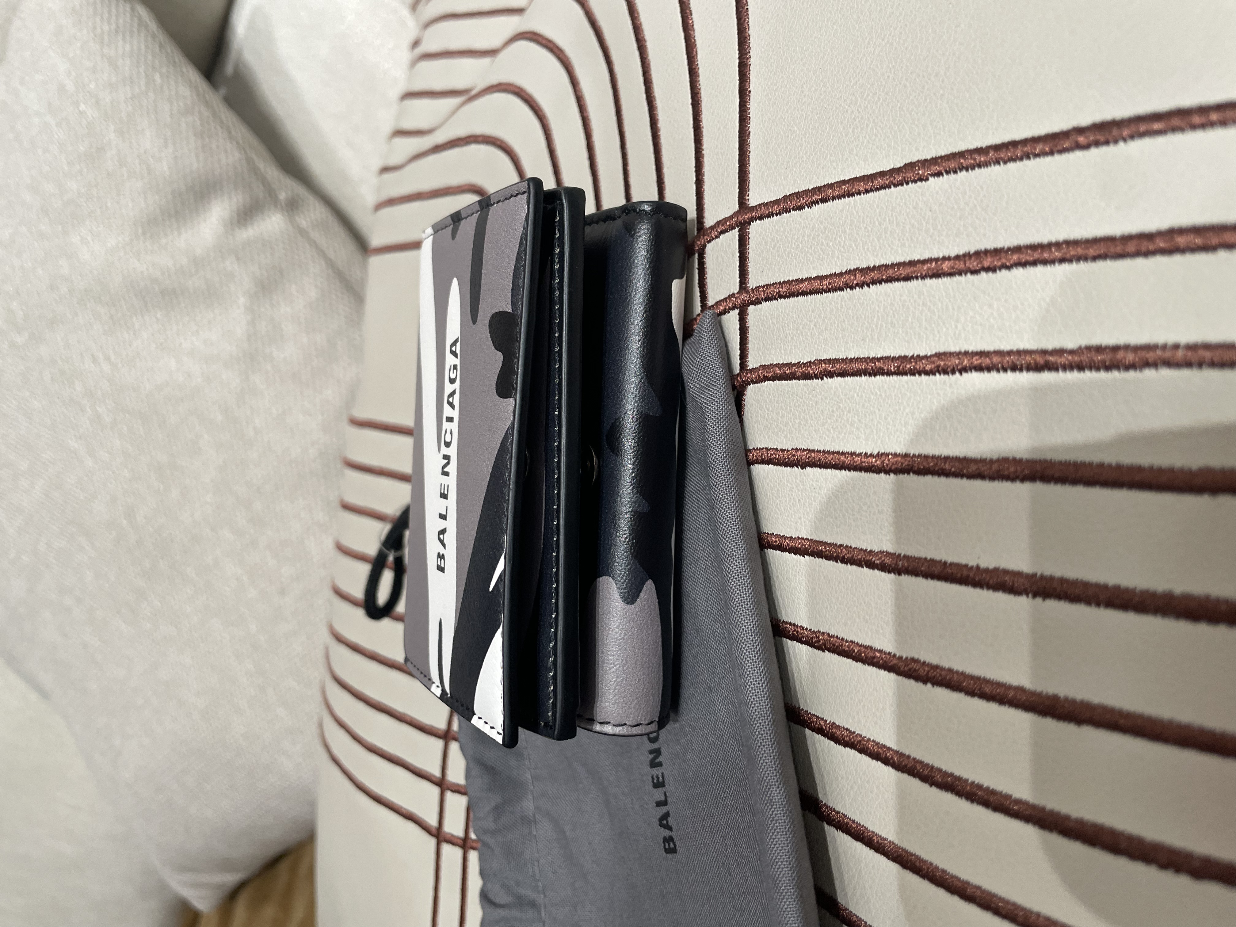 Balenciaga wallet  100%Authentic ,閑置未使用品✅dust bag  