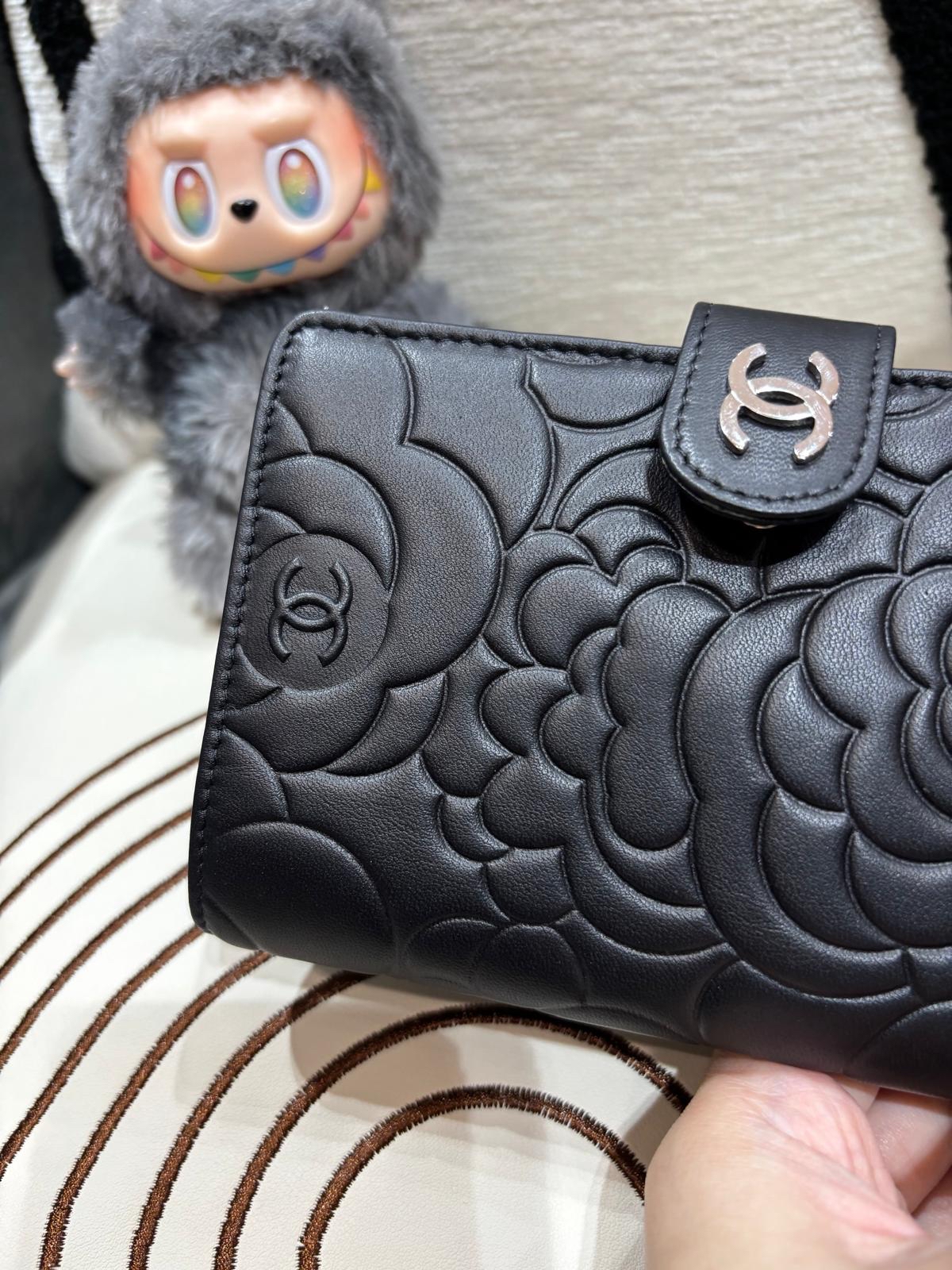 Chanel Camellia Wallet 黑色山茶花中銀包100%Authentic, 98%New ✅15Card ✅Box