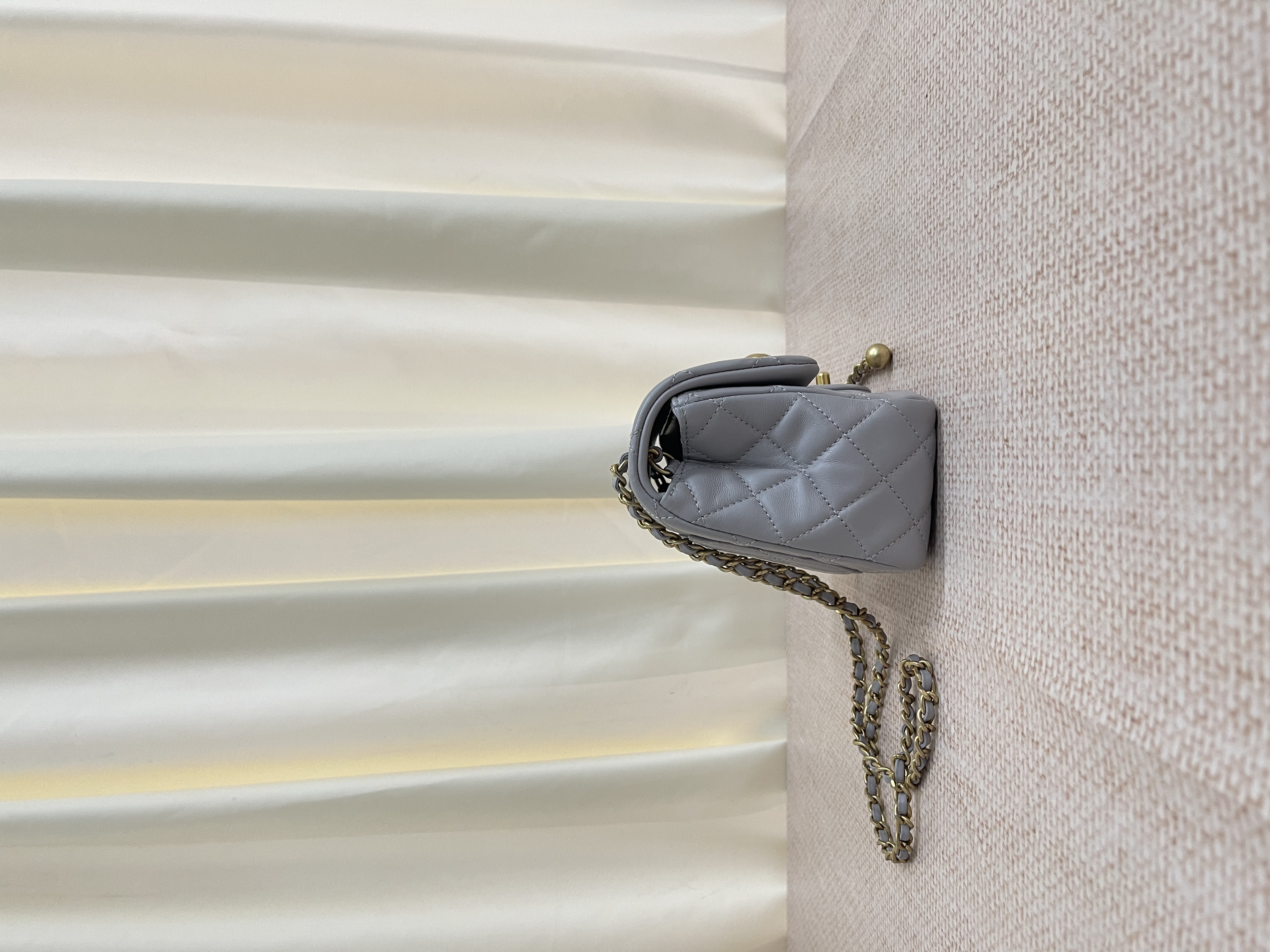 Pre-owned Chanel Square Pearl Crush / Product Code: 26042701