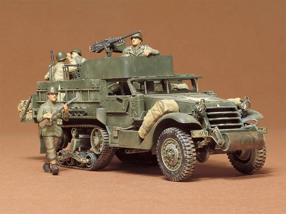 1/35 U.S. Armored Personnel Carrier M3A2 Half-Track