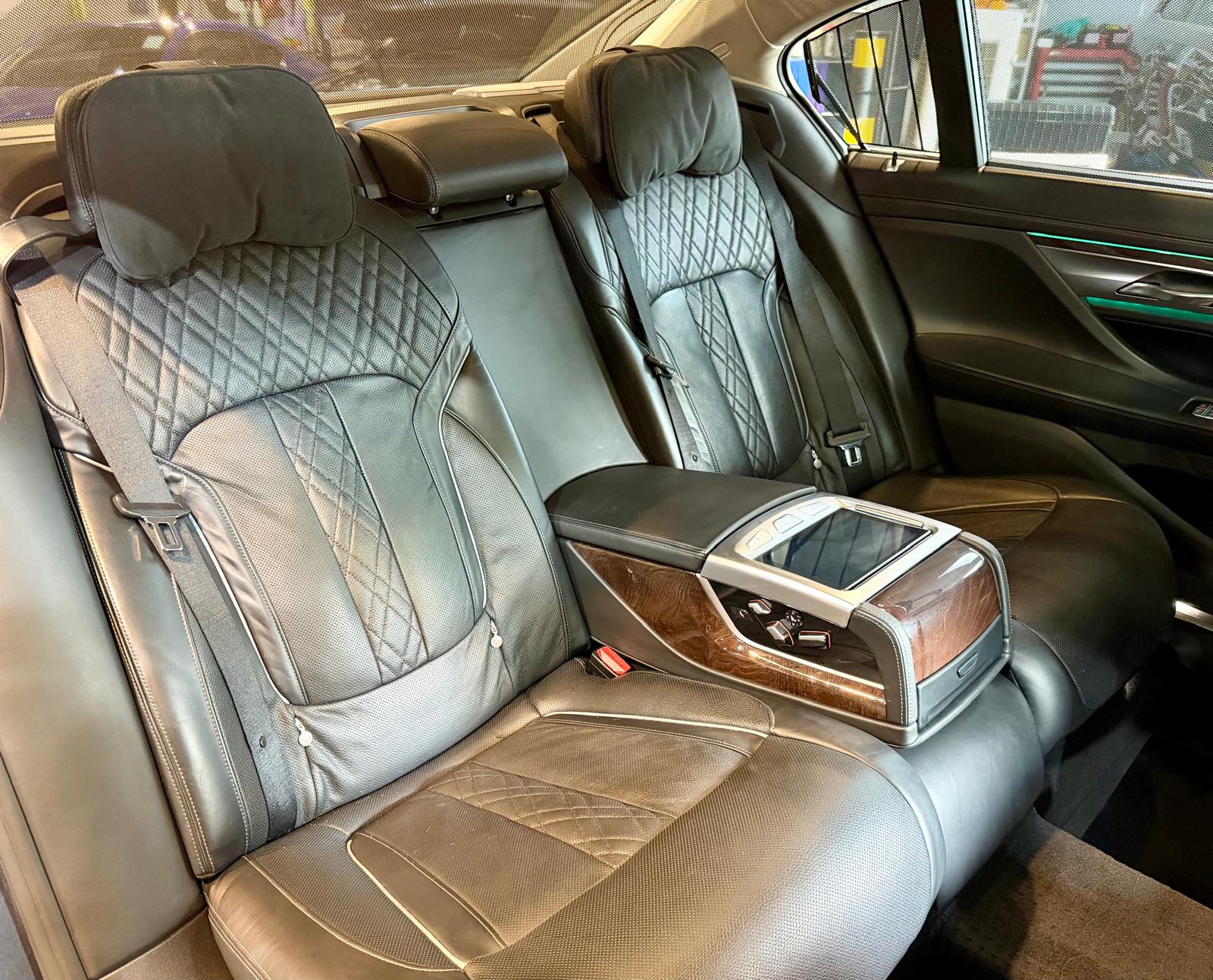 B.M.W. 740LIA Saloon (G12)2015