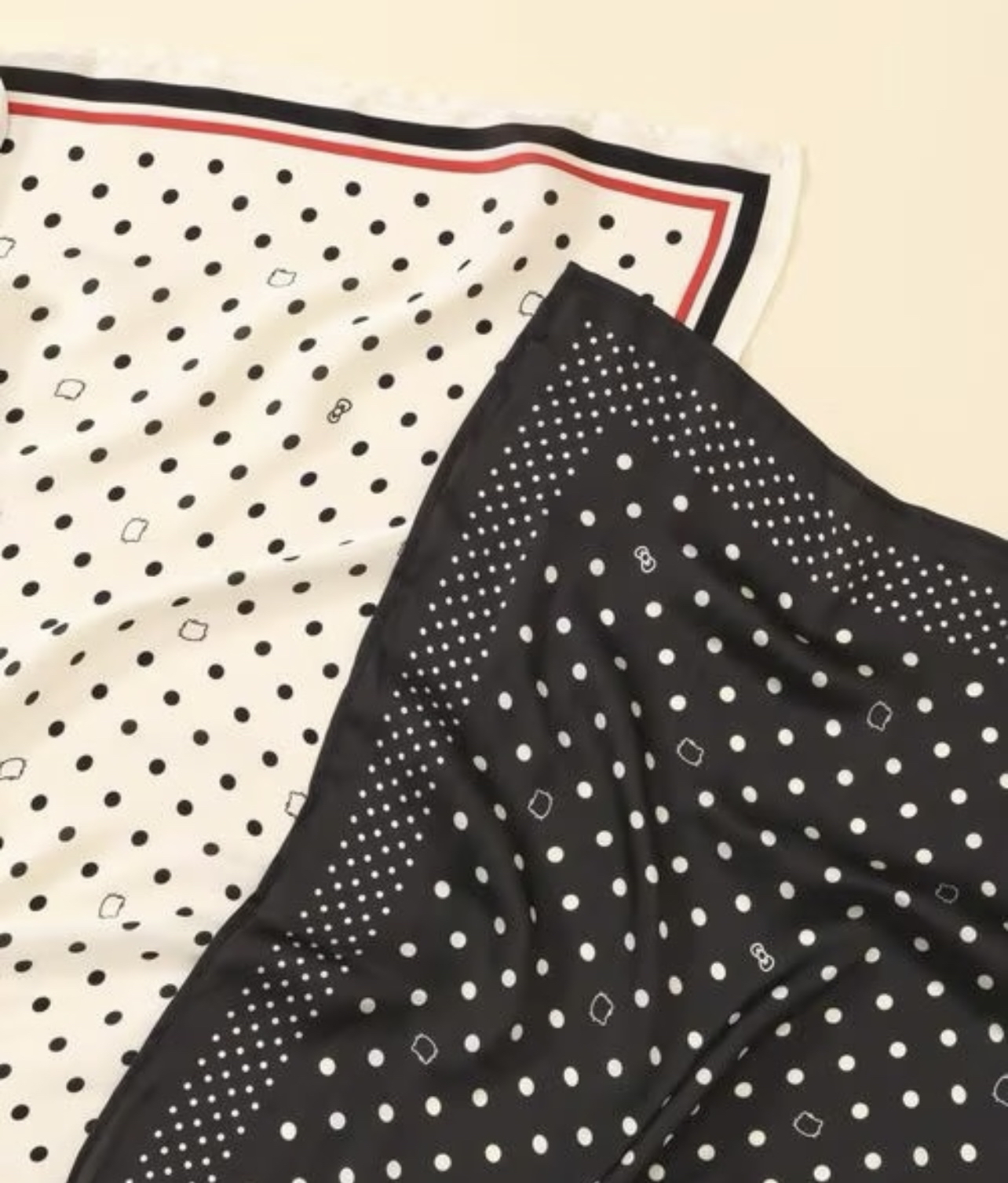 🎌日本直送🎌 Hello Kitty 限定絲巾